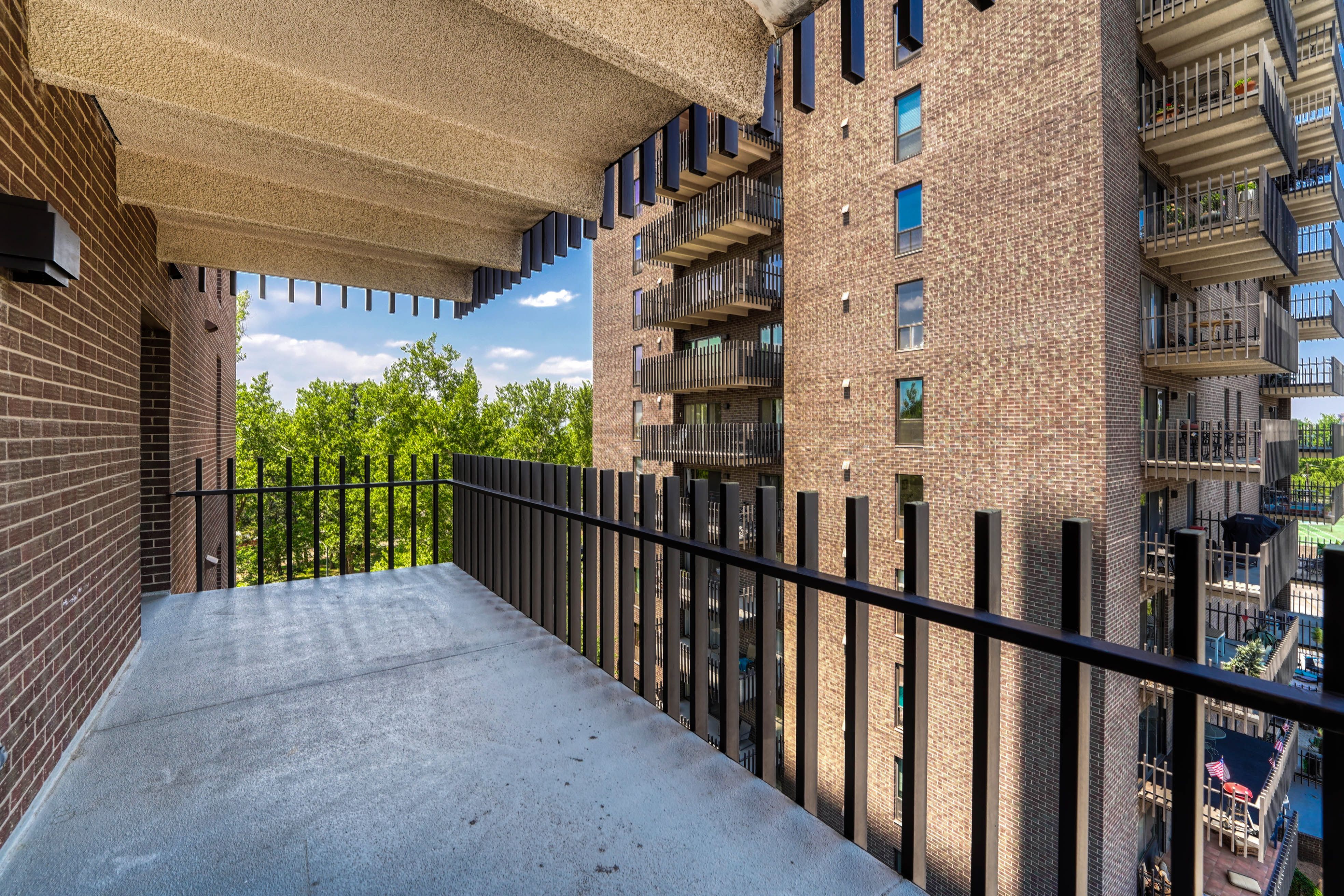  Contemporary Condo Perched on 7th Floor Above Washington Park - 物件實景