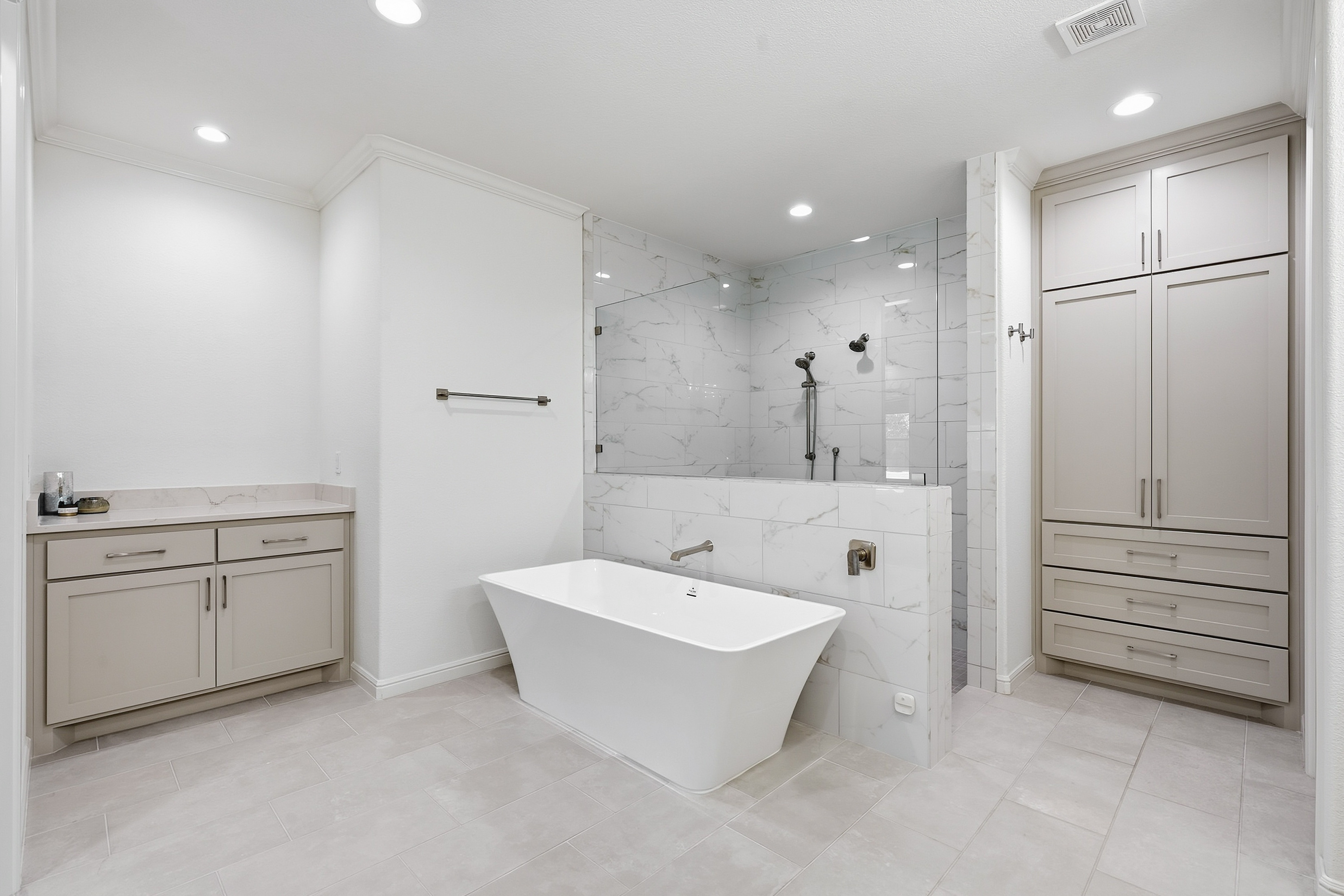  Light Filled Luxury in Panther Creek Estates - 物件實景