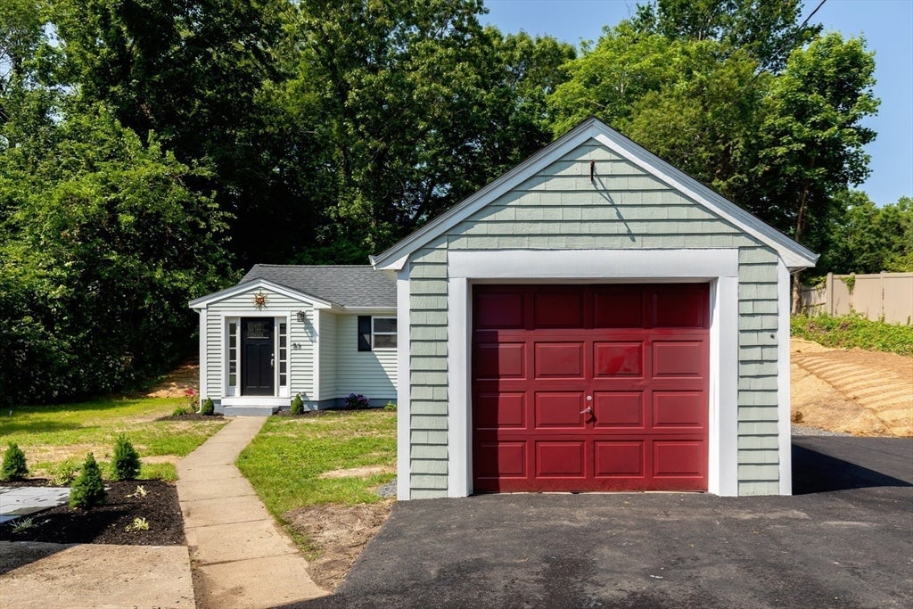 Plymouth, Massachusetts, 02360, United States, 4 Bedrooms Bedrooms, ,4 BathroomsBathrooms,Residential,For Sale,1981887