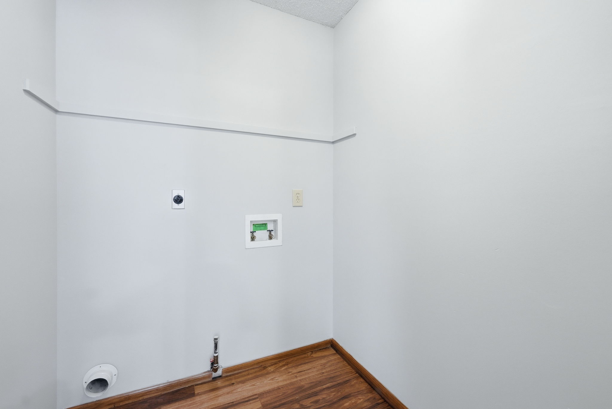 Well Maintained 3 Bedroom Home in Desirable School District - 物件實景