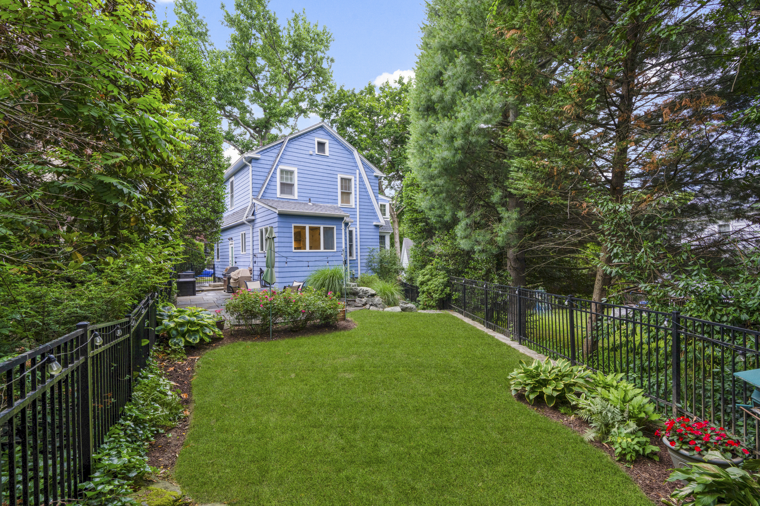  Charming Larchmont Colonial - 物件實景