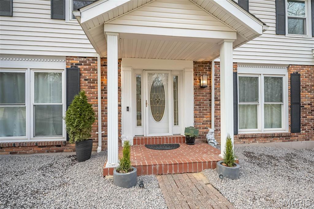 Chesterfield, Missouri, 63017, United States, 5 Bedrooms Bedrooms, ,4 BathroomsBathrooms,Residential,For Sale,2002009