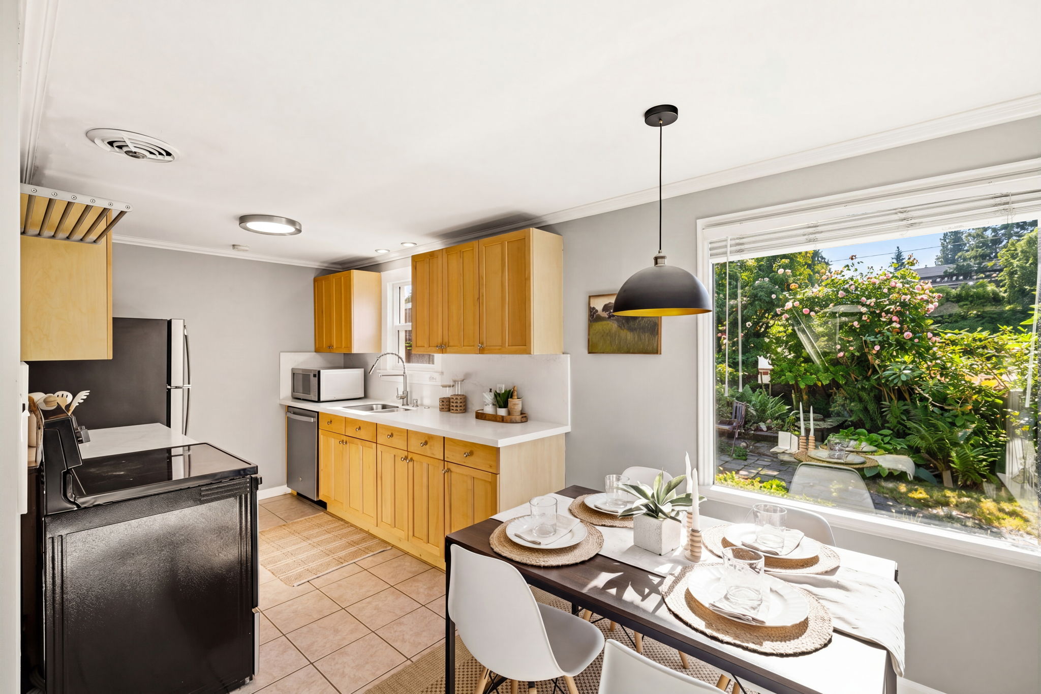  8257 Interlake Ave N, Seattle, WA 98103 - 物件實景