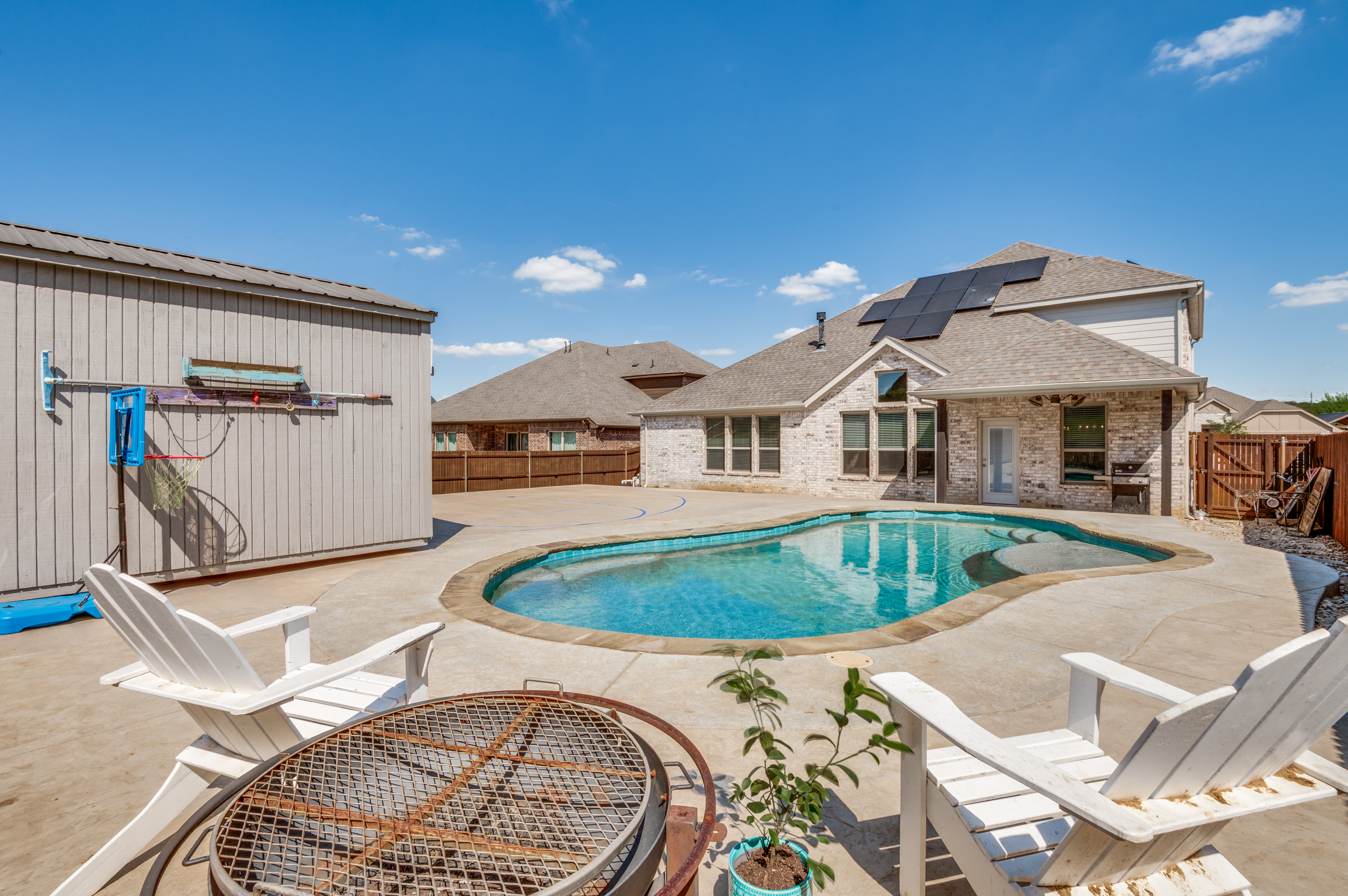  Burleson Beauty with Backyard Fun - 物件實景