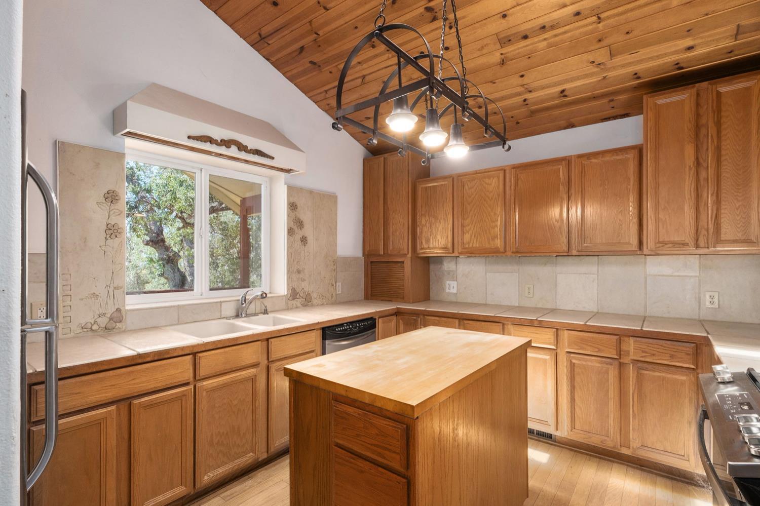 Raymond, California, 93653, United States, 3 Bedrooms Bedrooms, ,3 BathroomsBathrooms,Residential,For Sale,2048178