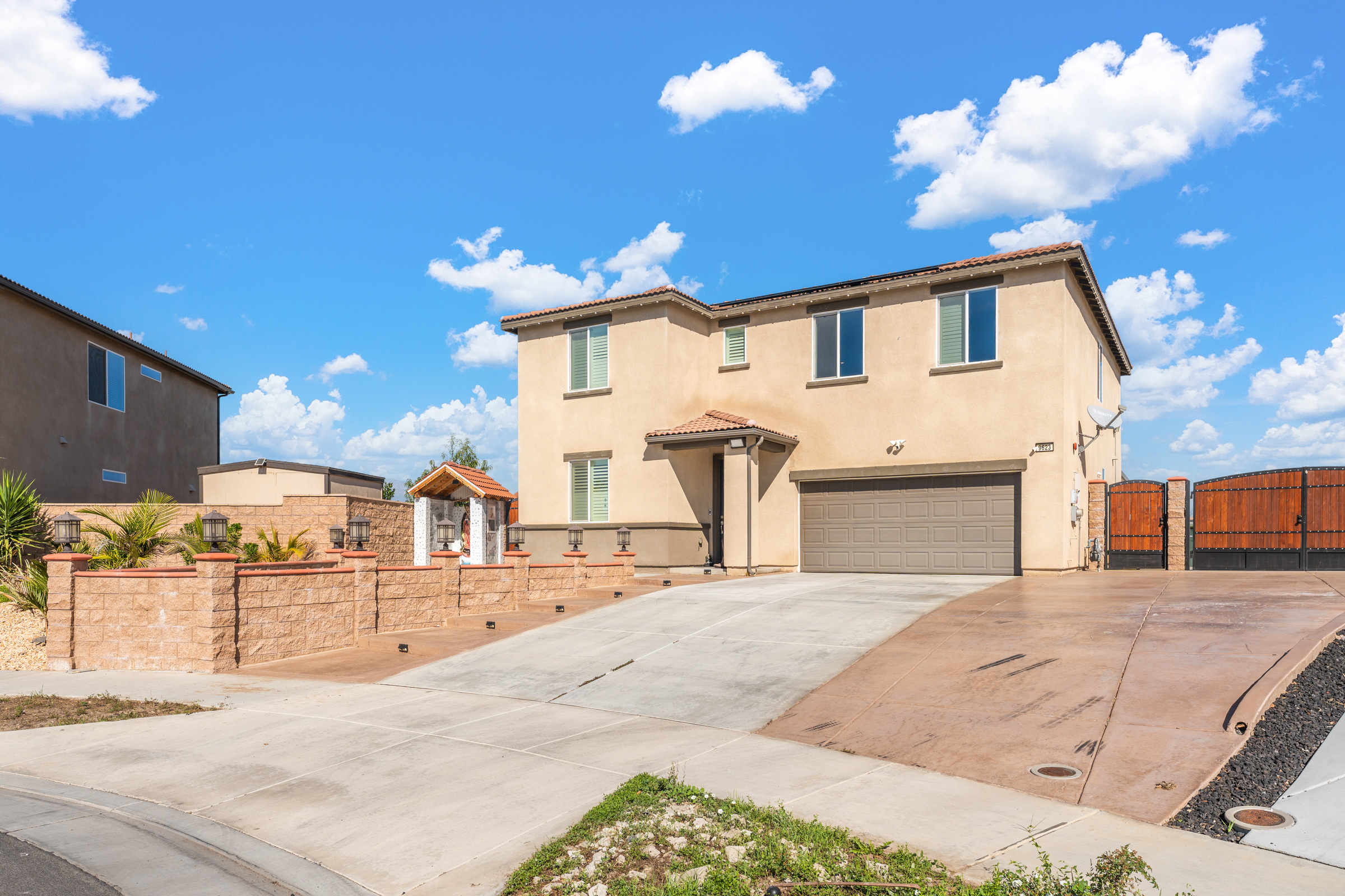 Riverside, California, 92503, United States, 5 Bedrooms Bedrooms, ,3 BathroomsBathrooms,Residential,For Sale,1989853