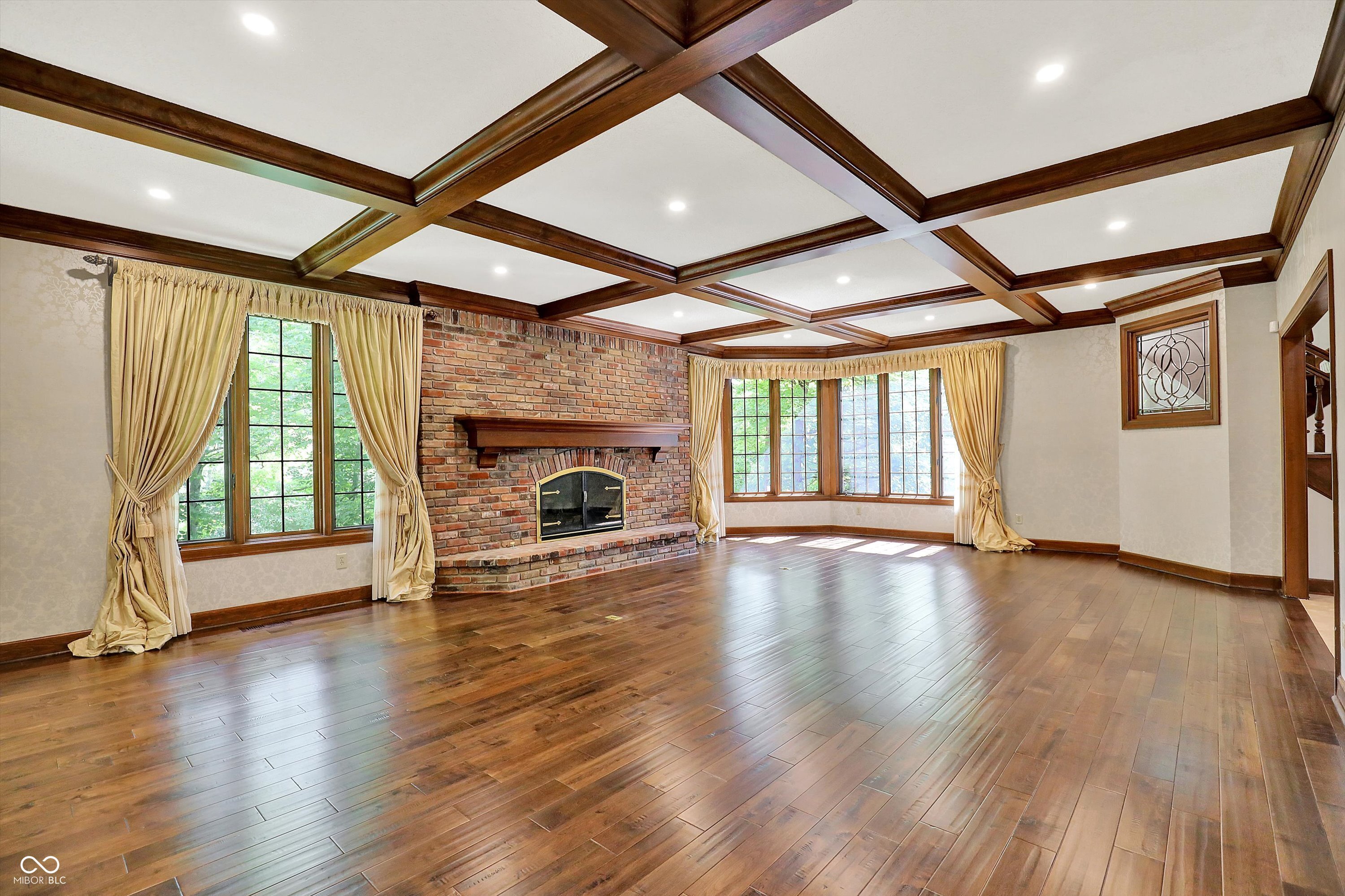 Indianapolis, Indiana, 46260, United States, 4 Bedrooms Bedrooms, ,6 BathroomsBathrooms,Residential,For Sale,1976230