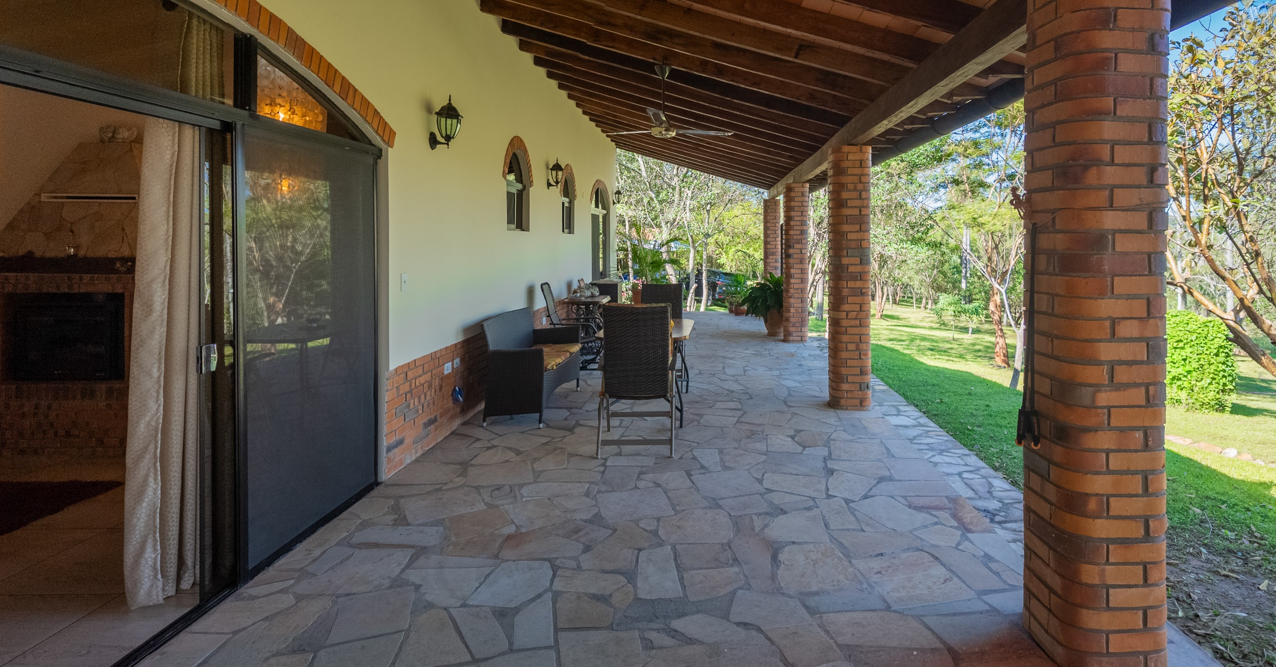  Country Estate for Sale in Caacupé, Paraguay  Country Residence - 物件實景