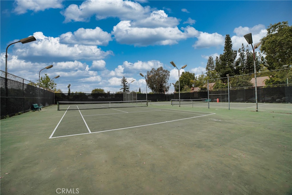 Canoga Park, California, 91303, United States, 2 Bedrooms Bedrooms, ,1 BathroomBathrooms,Residential,For Sale,1903560