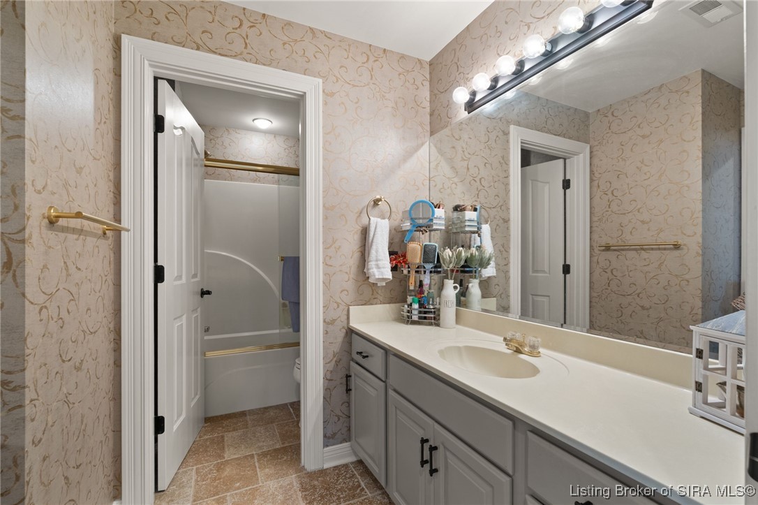 Sellersburg, Indiana, 47172, United States, 4 Bedrooms Bedrooms, ,4 BathroomsBathrooms,Residential,For Sale,1932850