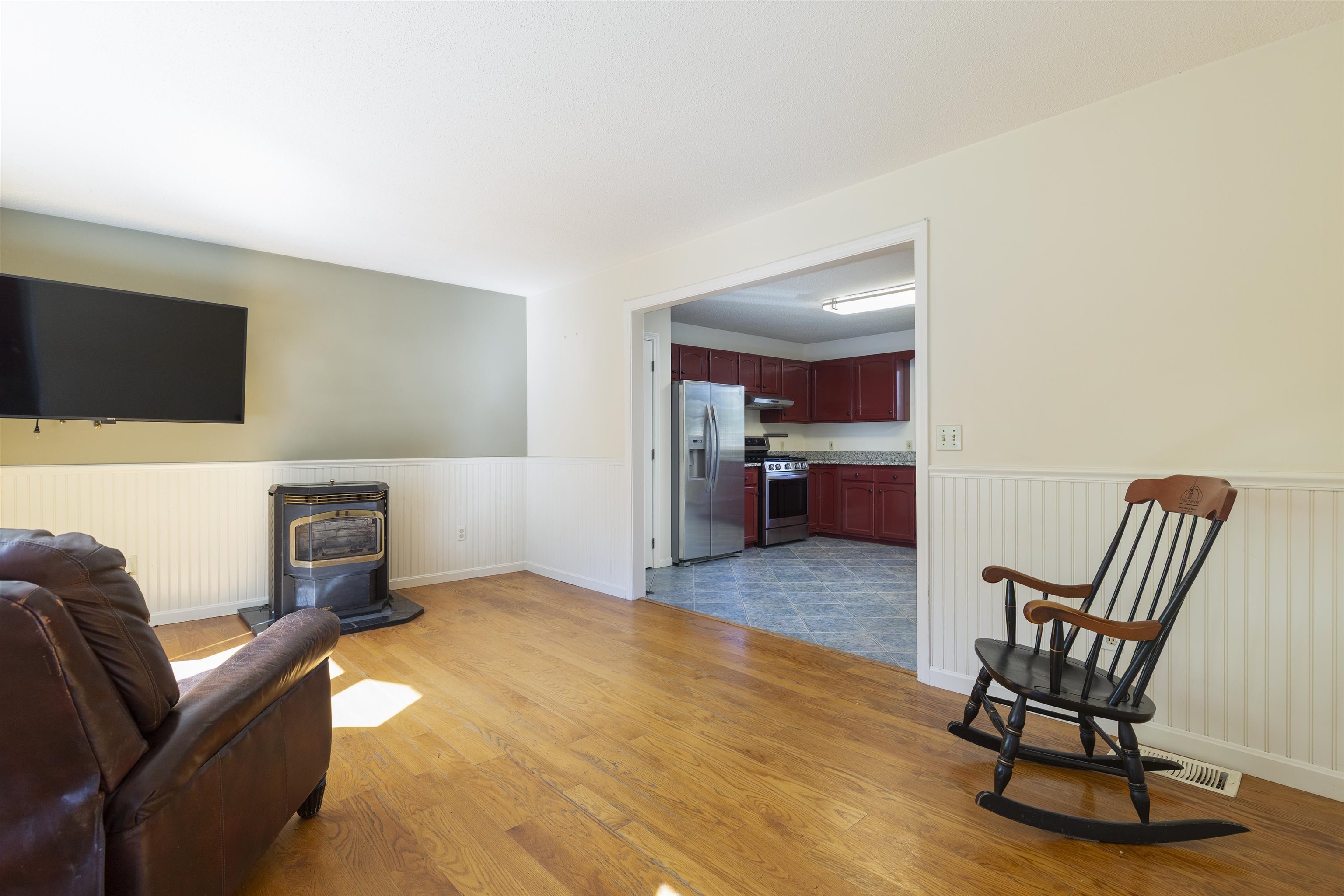 Lebanon, New Hampshire, 03755, United States, 3 Bedrooms Bedrooms, ,2 BathroomsBathrooms,Residential,For Sale,1962612