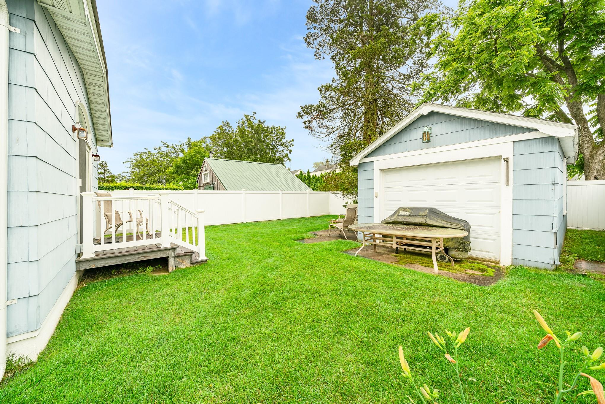 Williston Park, New York, 11596, United States, 3 Bedrooms Bedrooms, ,2 BathroomsBathrooms,Residential,For Sale,1928483