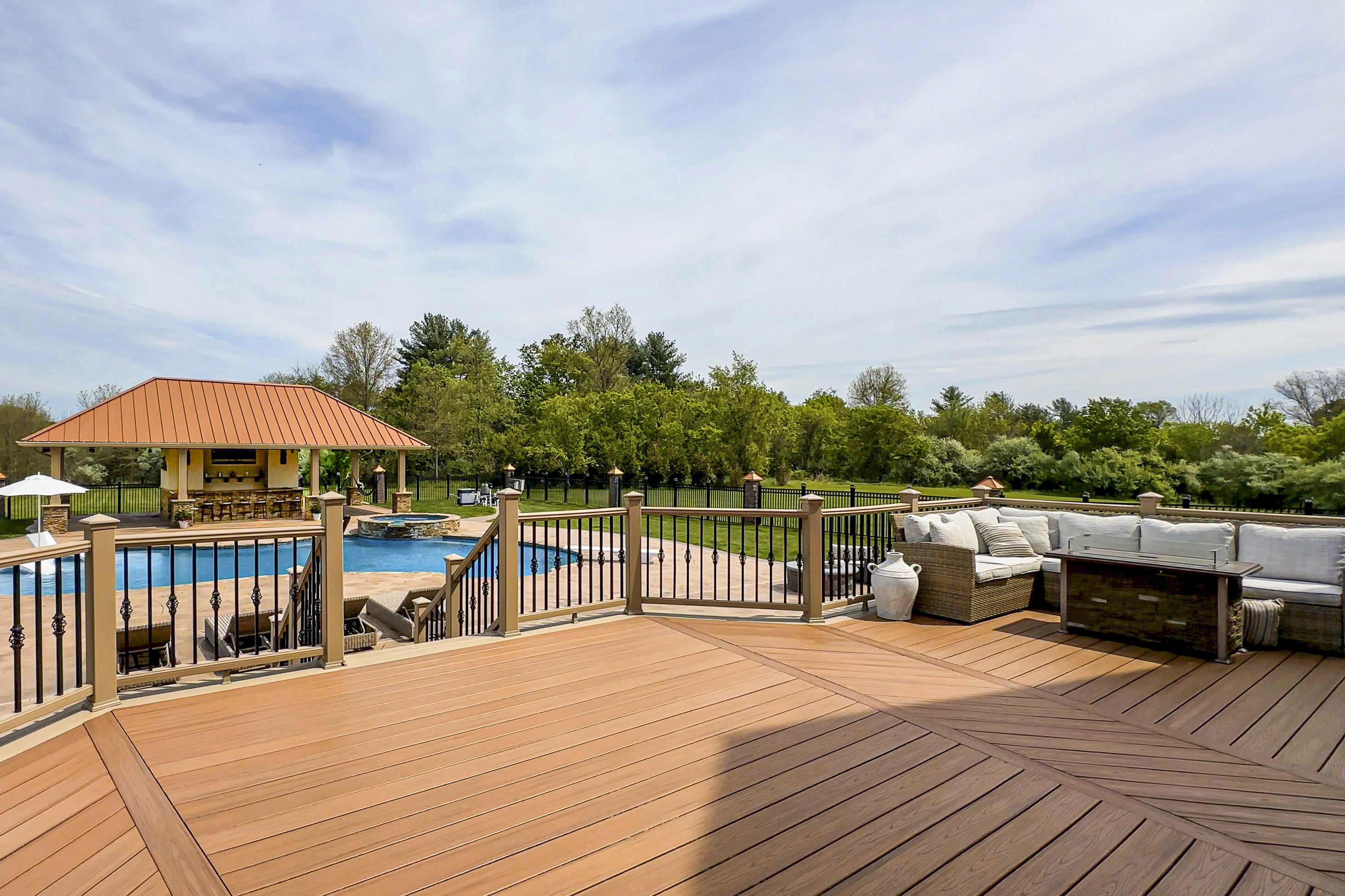  An Elevated Lifestyle Awaits in this Stunning Showpiece Property - 物件實景
