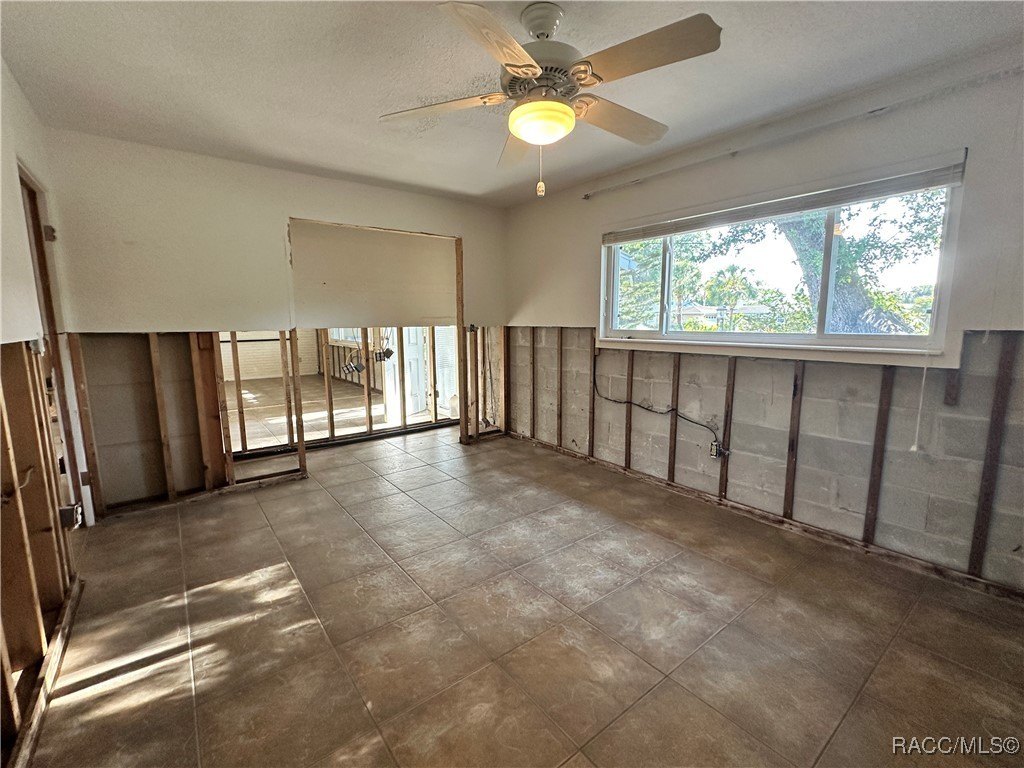 Crystal River, Florida, 34429, United States, 4 Bedrooms Bedrooms, ,3 BathroomsBathrooms,Residential,For Sale,1996734