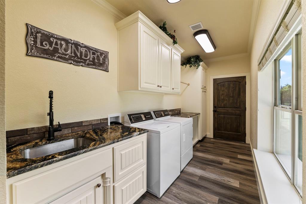 Weatherford, Texas, 76085, United States, 4 Bedrooms Bedrooms, ,4 BathroomsBathrooms,Residential,For Sale,1977773