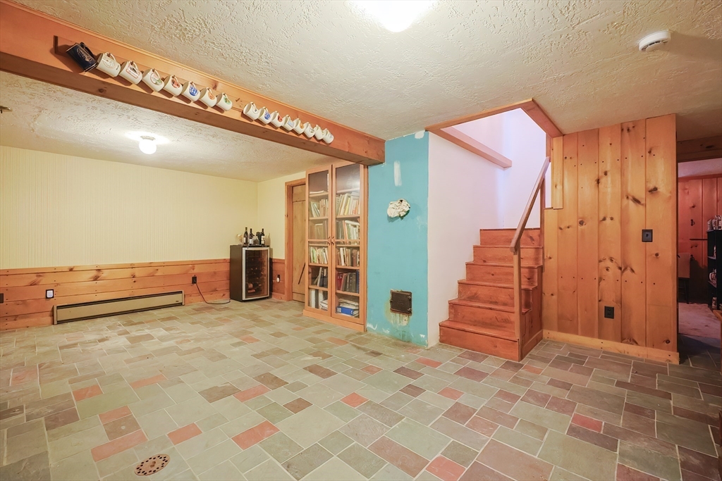 Ayer, Massachusetts, 01432, United States, 4 Bedrooms Bedrooms, ,3 BathroomsBathrooms,Residential,For Sale,1896806