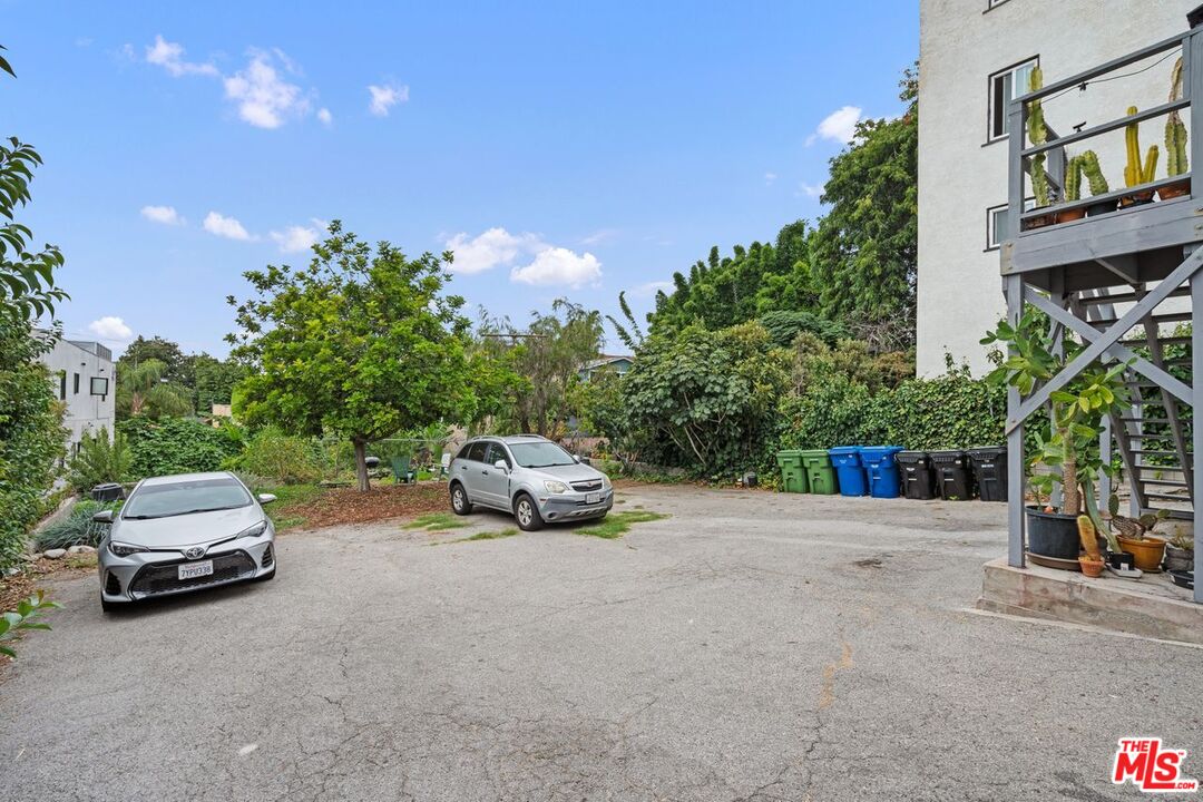 827 Lucile Ave, Los Angeles, California, 90026, United States, 6 Bedrooms Bedrooms, ,Residential,For Sale,827 Lucile Ave,1626659