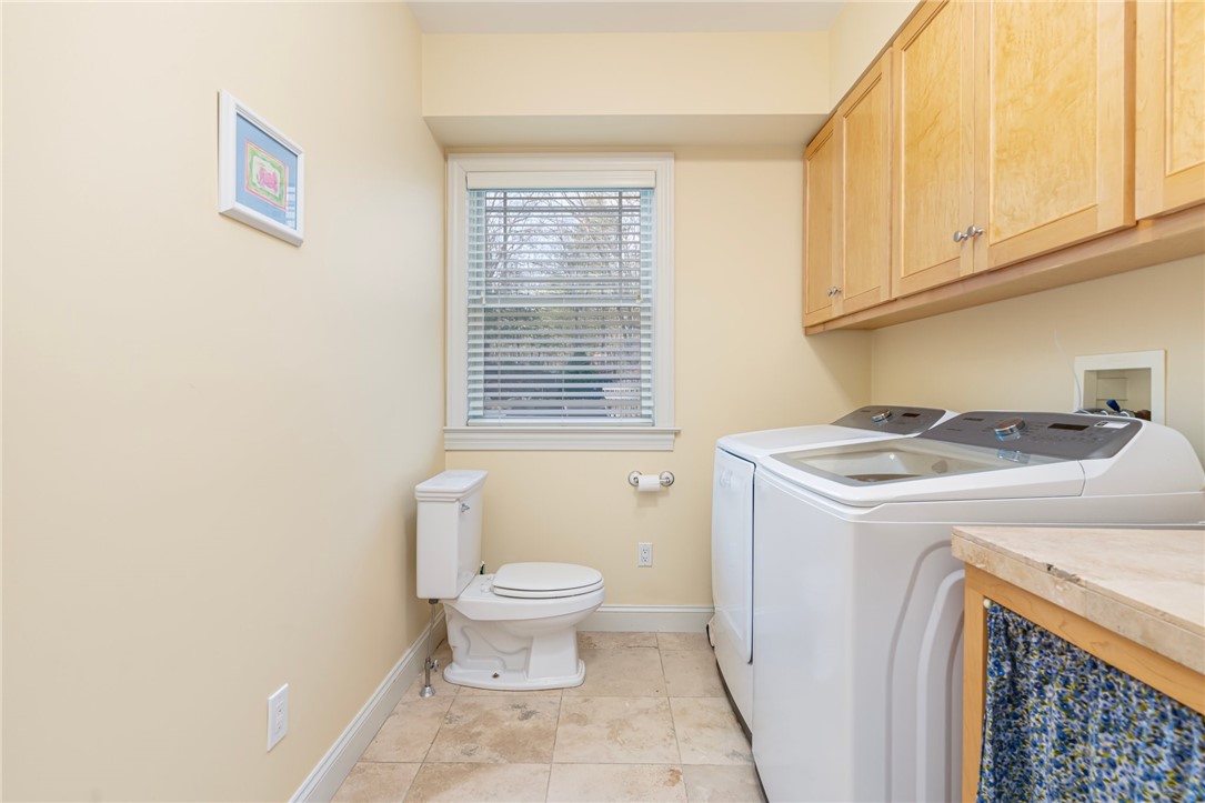 East Greenwich, Rhode Island, 02818, United States, 5 Bedrooms Bedrooms, ,7 BathroomsBathrooms,Residential,For Sale,1940425