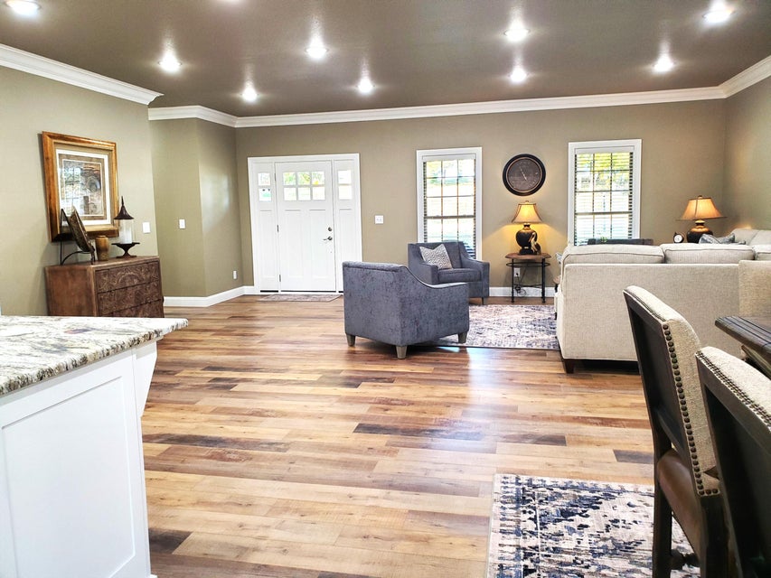 Shell Knob, Missouri, 65747, United States, 4 Bedrooms Bedrooms, ,4 BathroomsBathrooms,Residential,For Sale,1989898