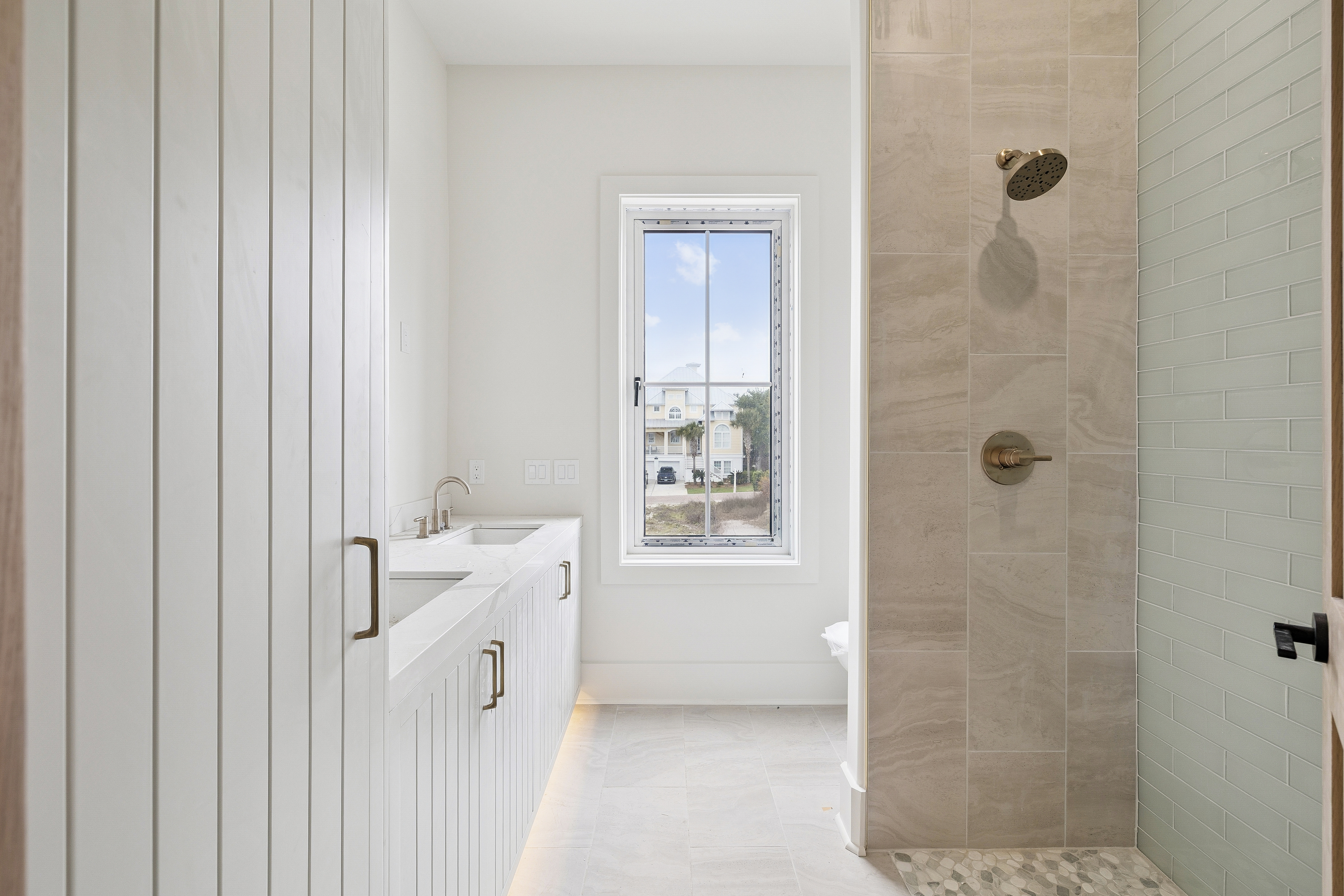  Stunning New Construction with Gulf Views, Courtyard Pool & Designer Finishes - 物件實景