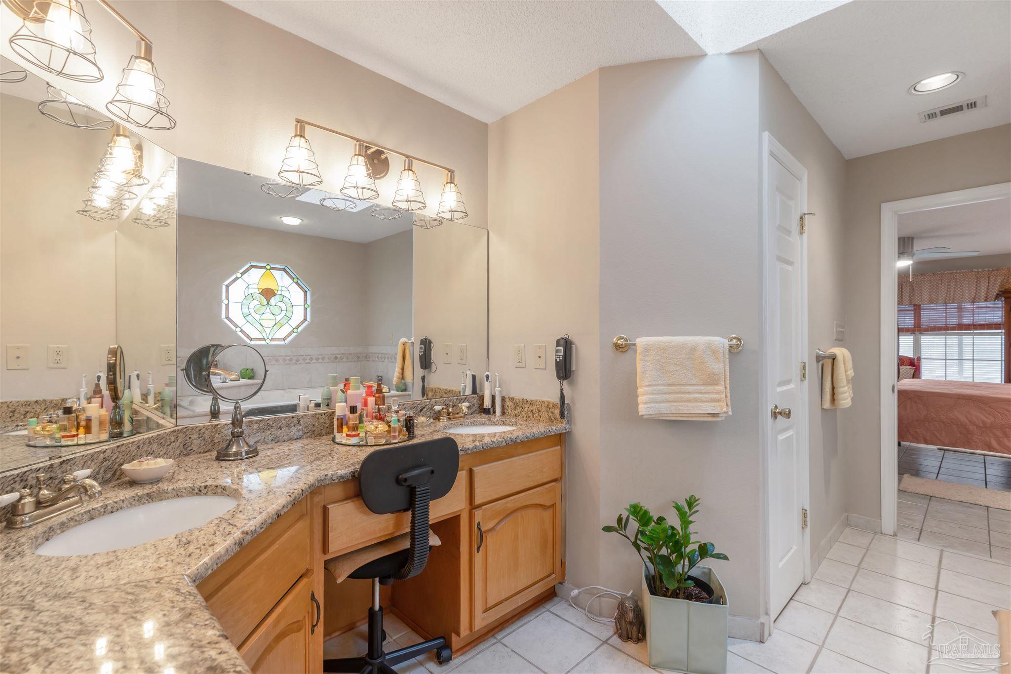 Gulf Breeze, Florida, 32563, United States, 4 Bedrooms Bedrooms, ,4 BathroomsBathrooms,Residential,For Sale,1847314