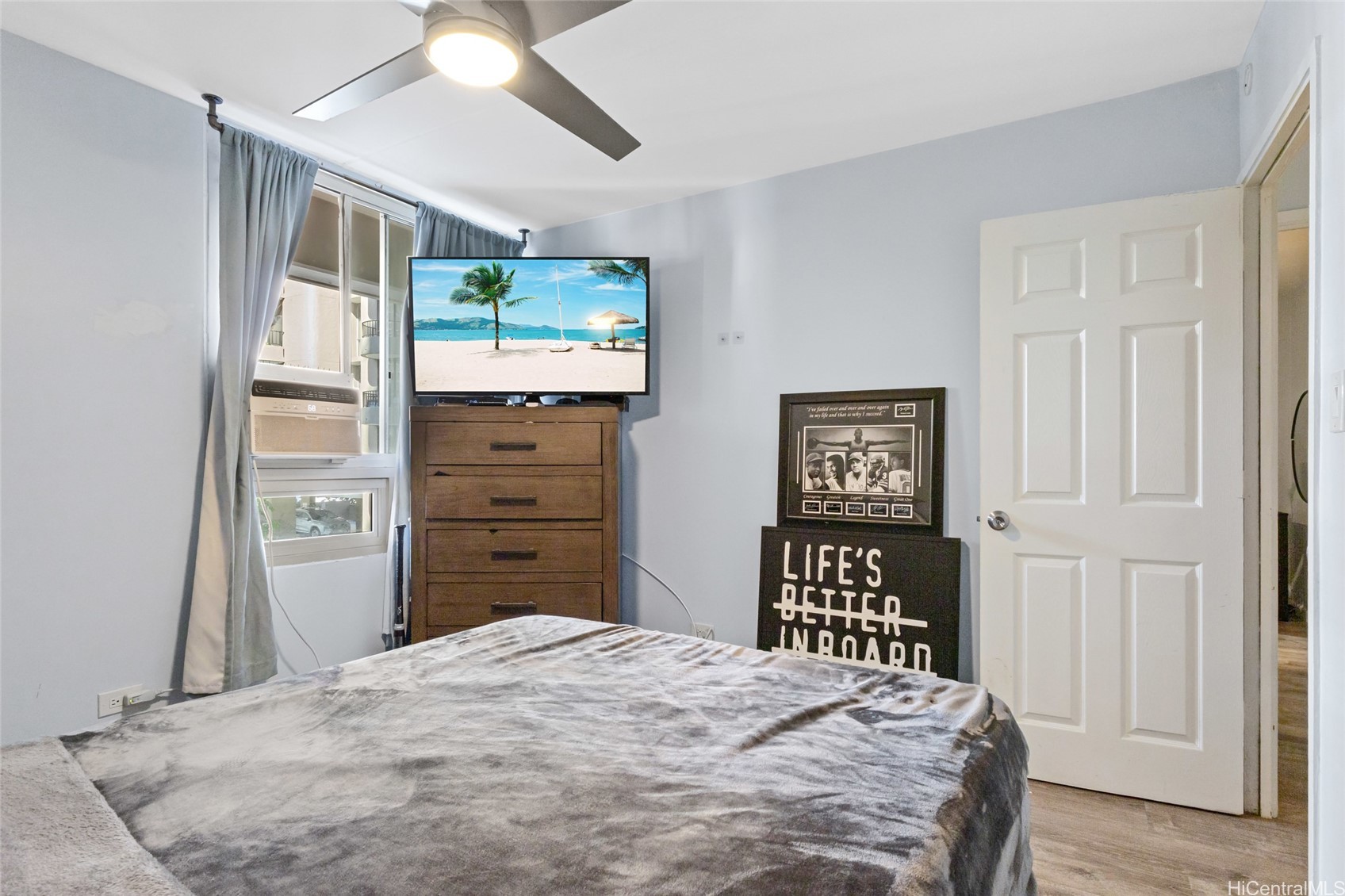 Honolulu, Hawaii, 96815, United States, 2 Bedrooms Bedrooms, ,2 BathroomsBathrooms,Residential,For Sale,1926307