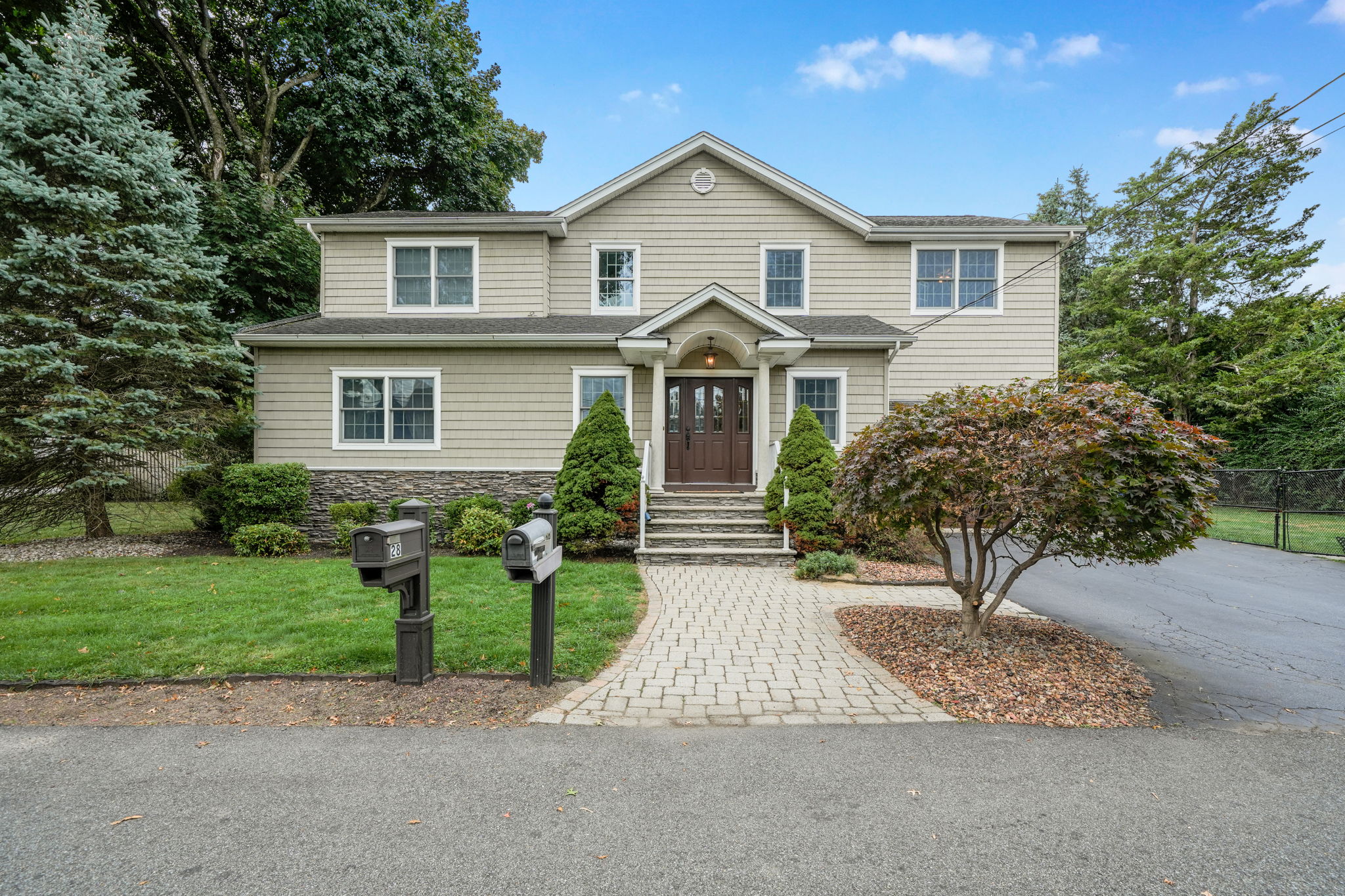 Montville, New Jersey, 07045, United States, 4 Bedrooms Bedrooms, ,3 BathroomsBathrooms,Residential,For Sale,1978325