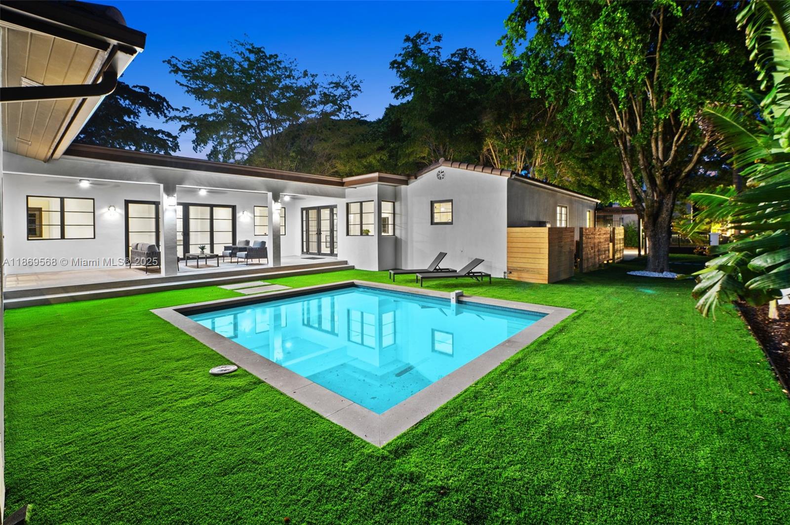 Miami, Florida, 33143, United States, 4 Bedrooms Bedrooms, ,4 BathroomsBathrooms,Residential,For Sale,1933110