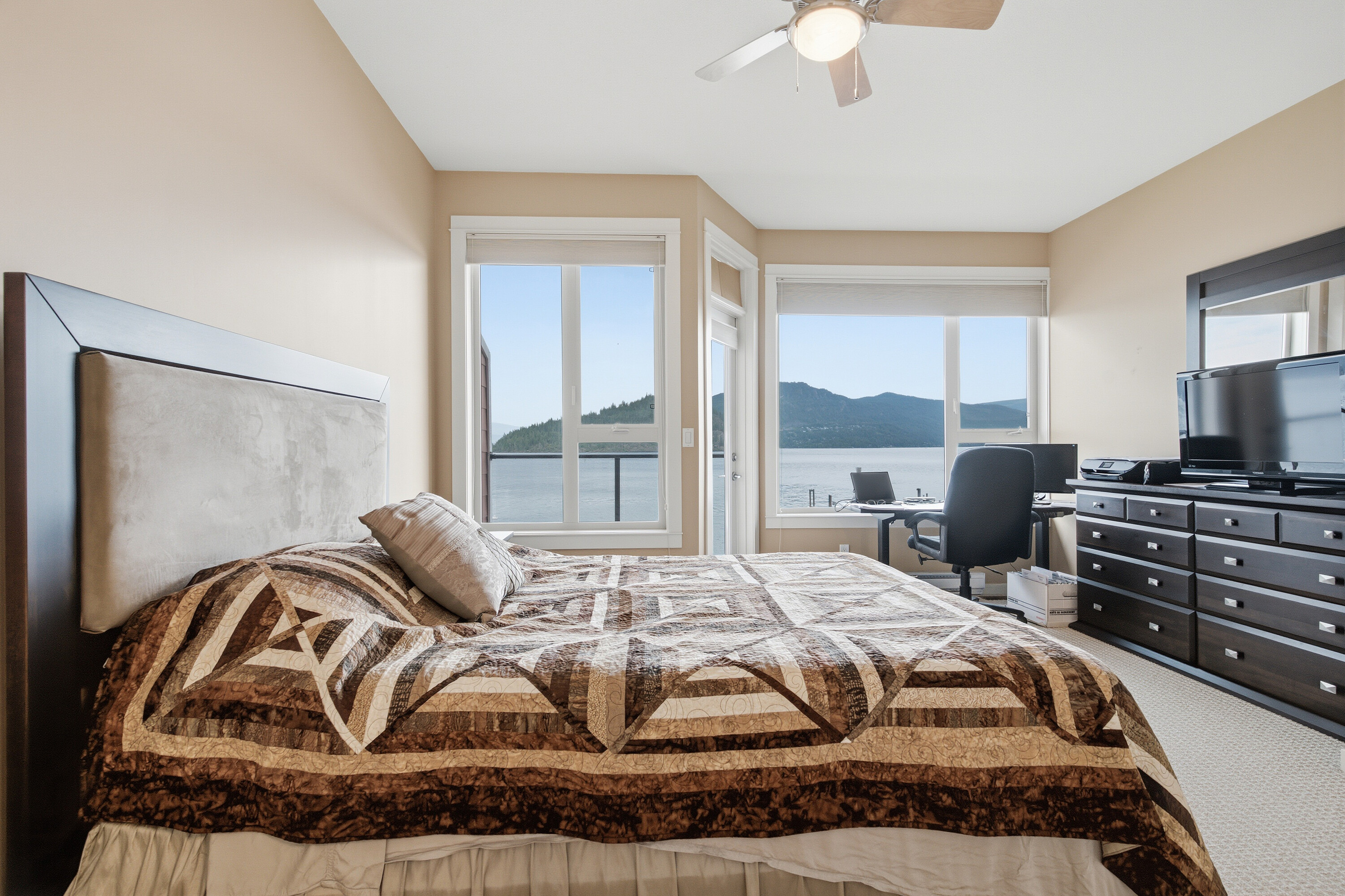  Premier Lakeshore Living - 物件實景