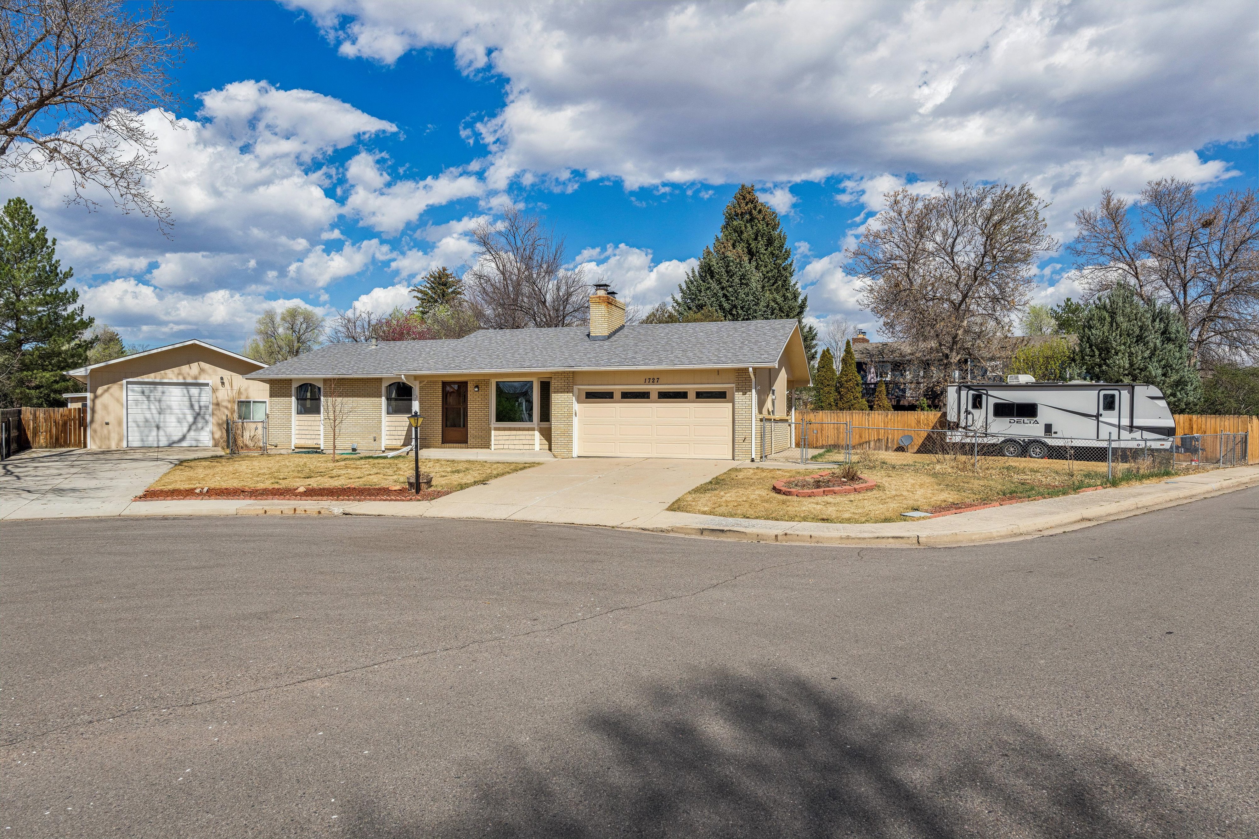  Rare Loveland 3 Bed, 3 Bath Ranch With Full Finished Basement - 物件實景