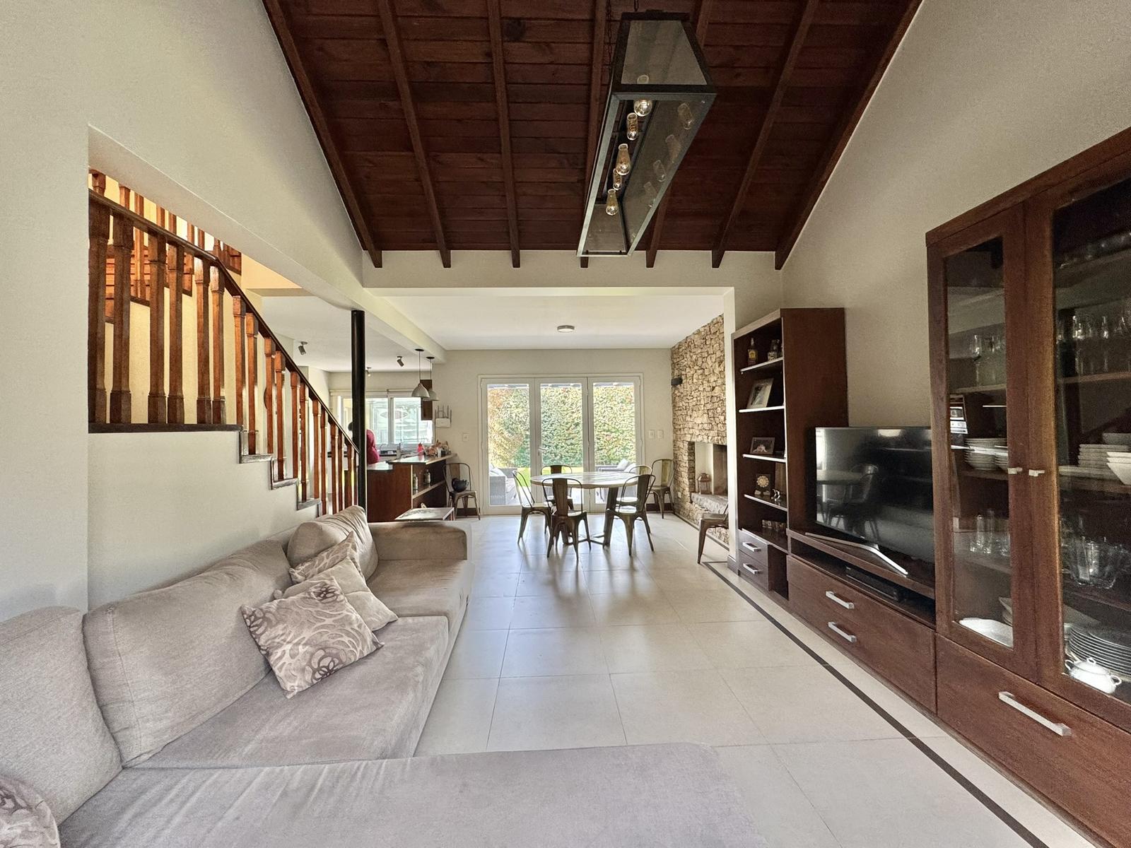 Godoy Cruz, AR-M, AR, 5 Bedrooms Bedrooms, ,4 BathroomsBathrooms,Residential,For Sale,1961859