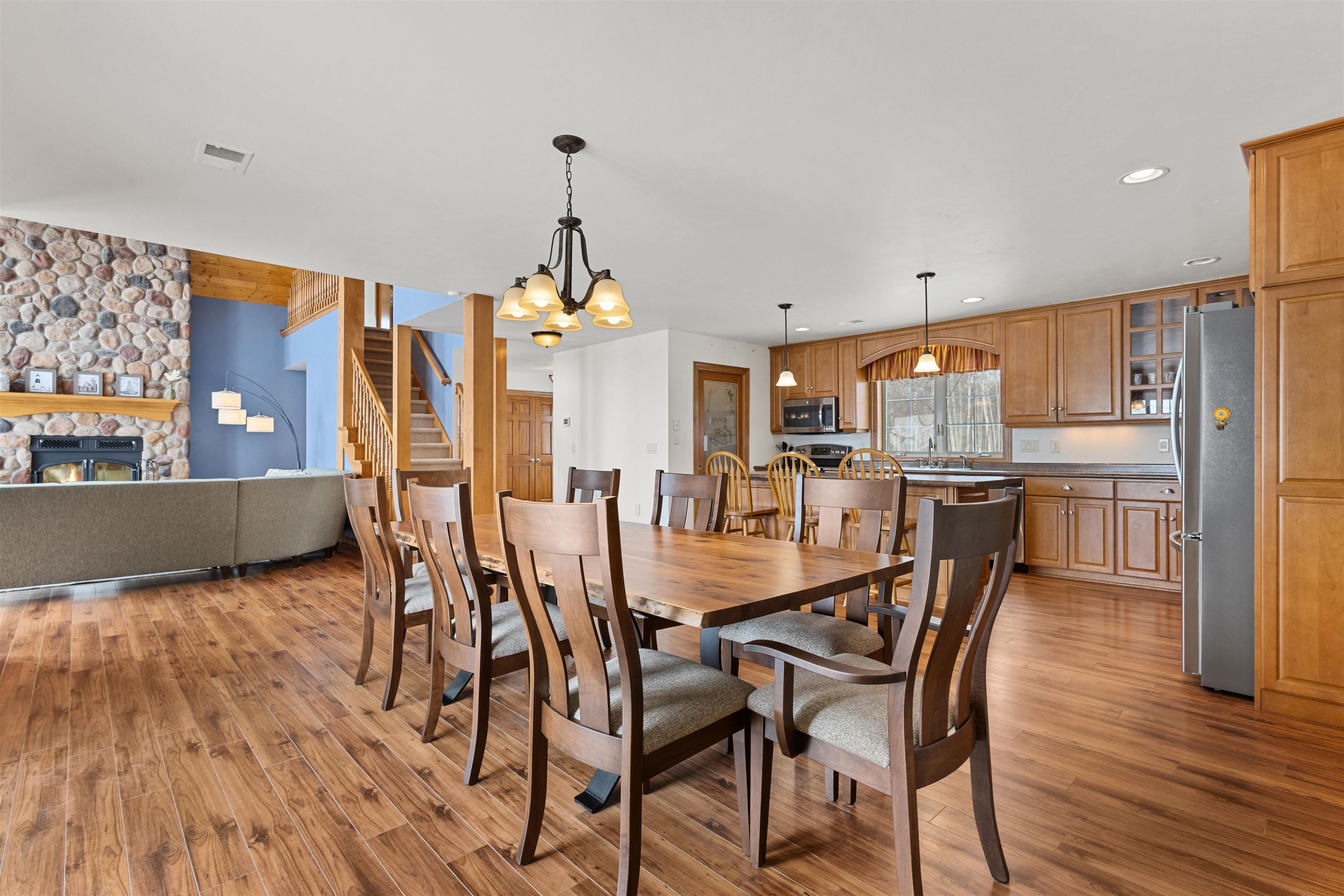 Oconto, Wisconsin, 54153, United States, 3 Bedrooms Bedrooms, ,3 BathroomsBathrooms,Residential,For Sale,2017329
