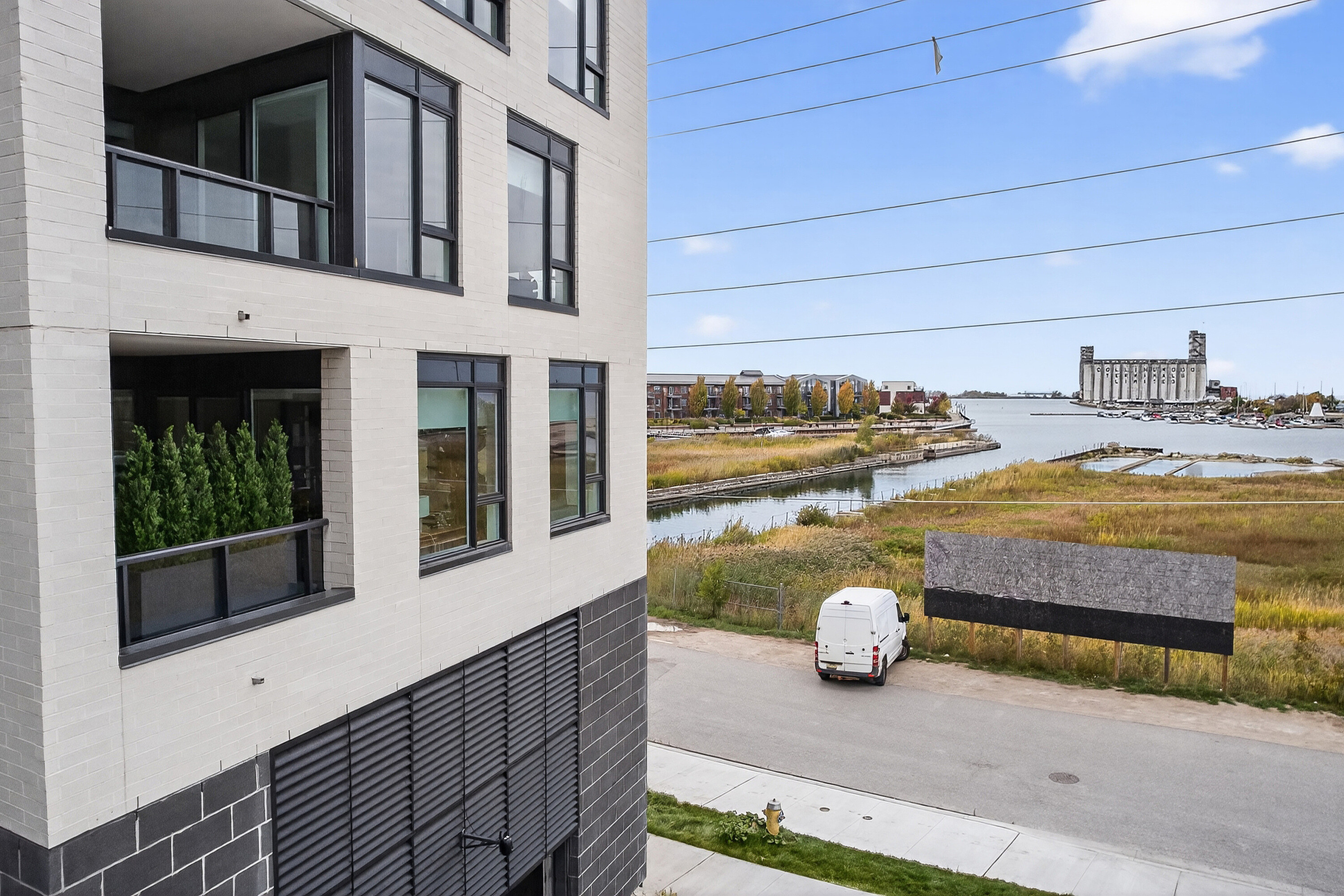  Luxury Condo Living - 物件實景