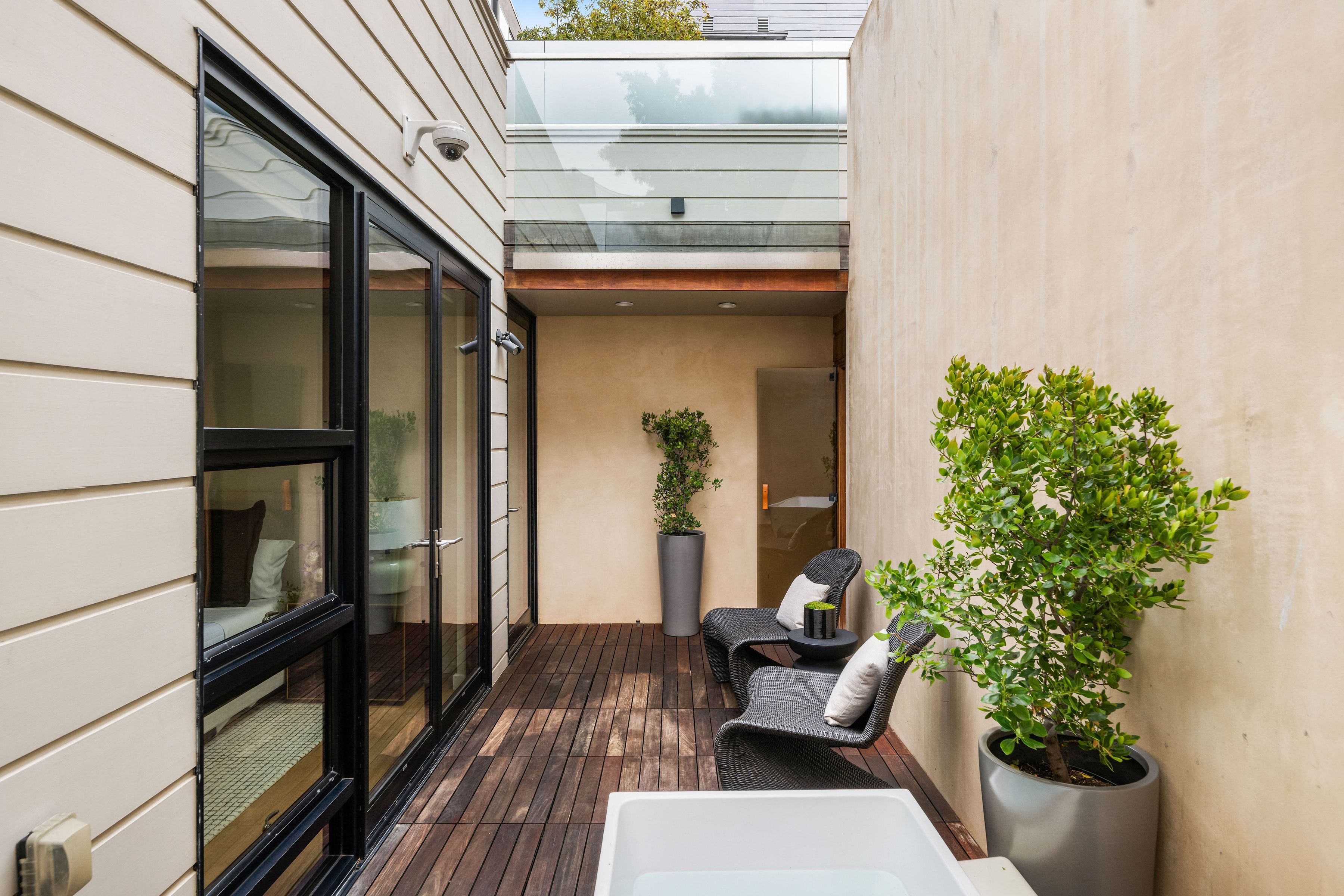  Contemporary Condo w/Large Deeded Garden - 物件實景