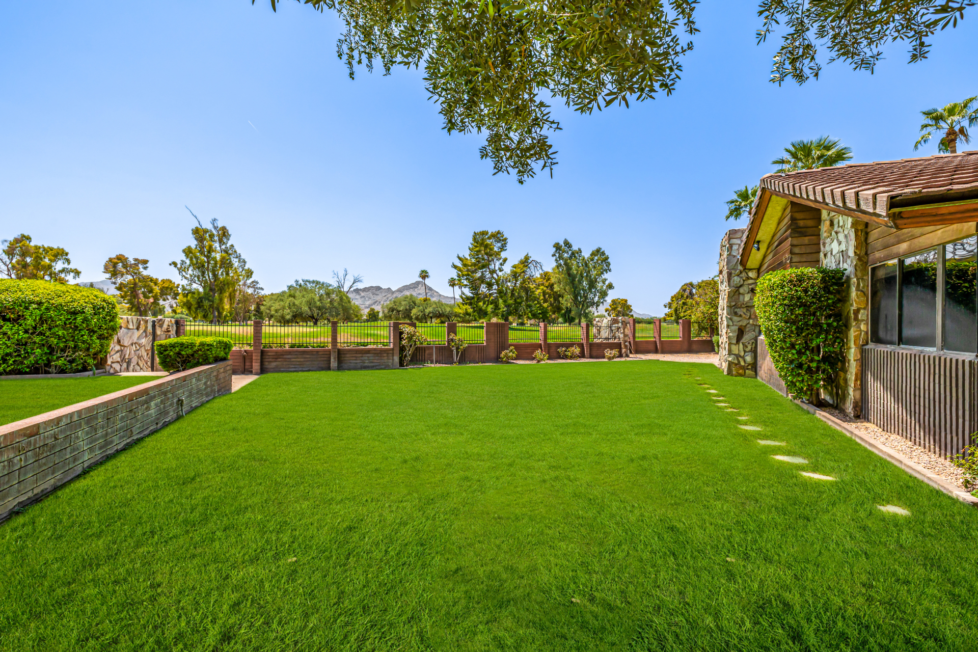 Paradise Valley, Arizona, 85253, United States, 4 Bedrooms Bedrooms, ,8 BathroomsBathrooms,Residential,For Sale,1914345