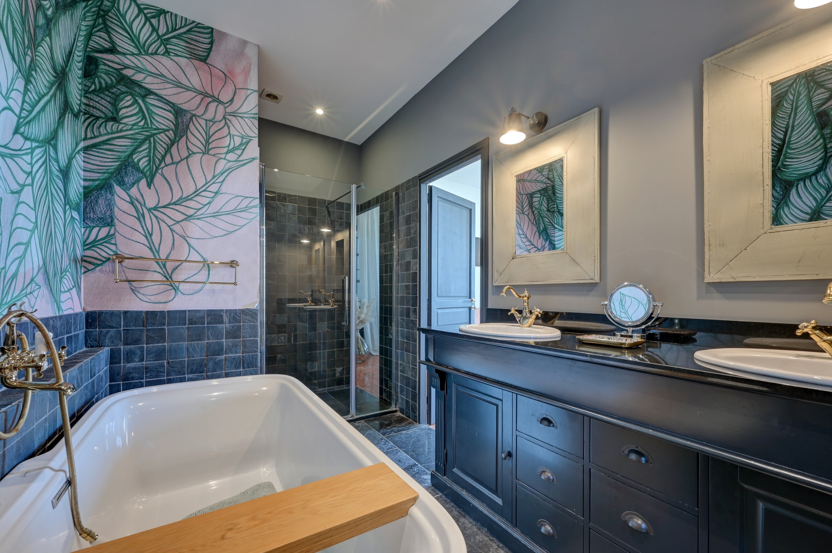  Stunning Historic Bastide Surrounded by Vineyards, Less than 15 Minutes from Ce… - 物件實景