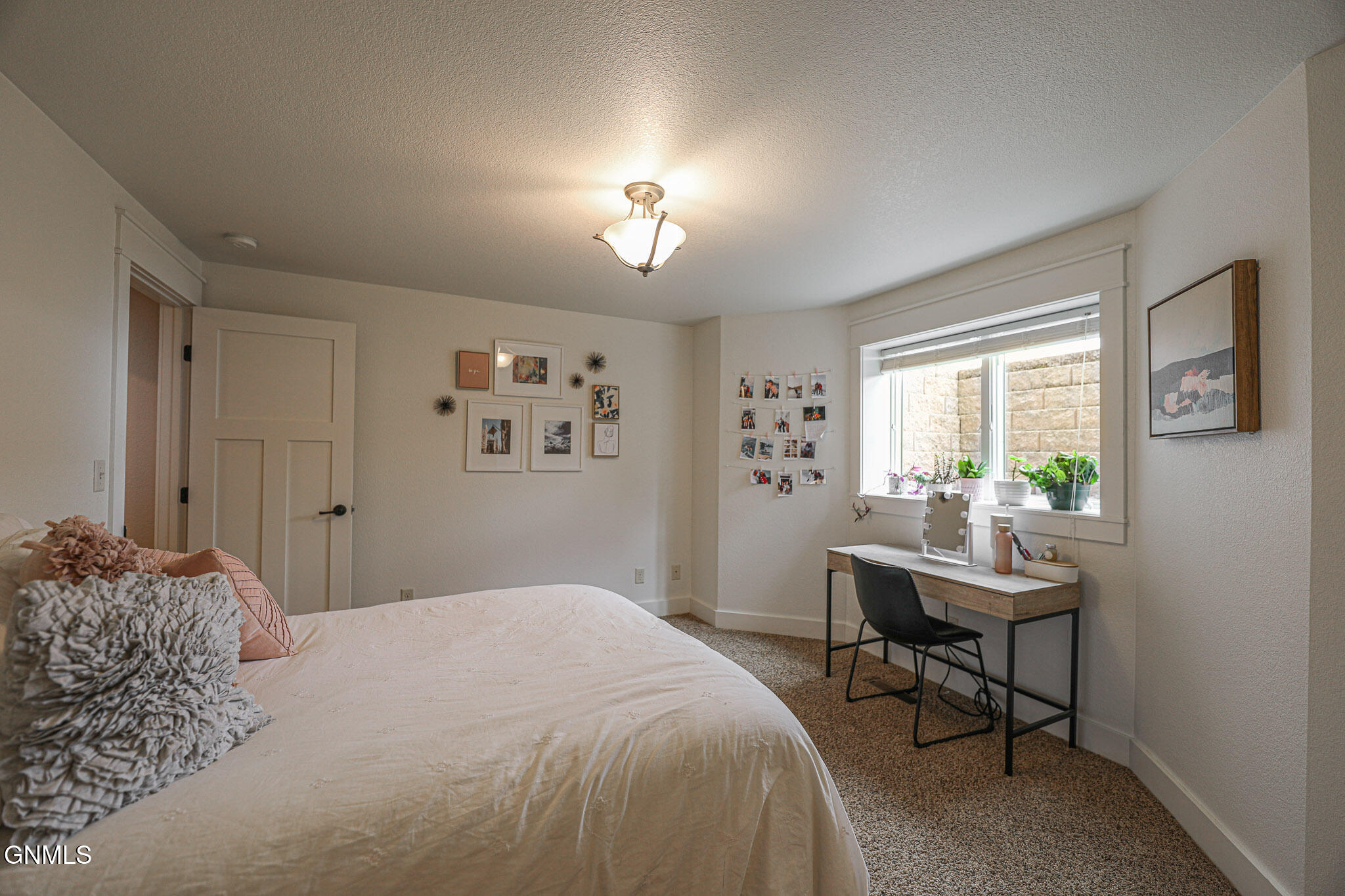 Bismarck, North Dakota, 58503, United States, 6 Bedrooms Bedrooms, ,5 BathroomsBathrooms,Residential,For Sale,1980273