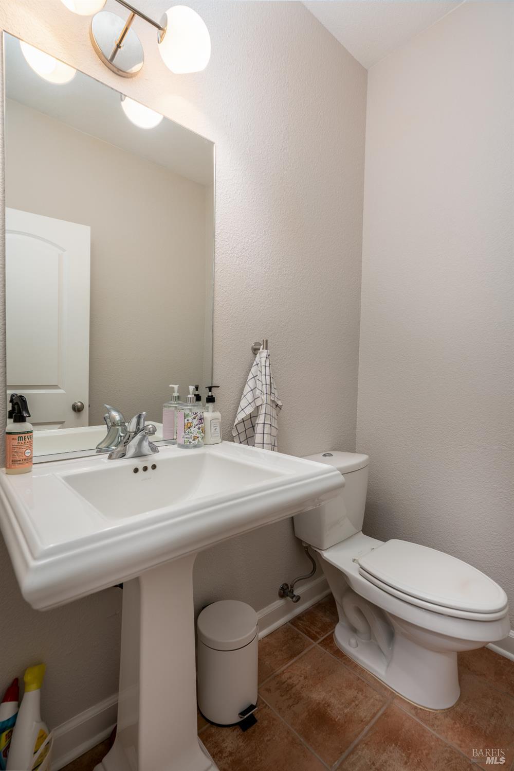 Sebastopol, California, 95472, United States, 3 Bedrooms Bedrooms, ,4 BathroomsBathrooms,Residential,For Sale,1987420