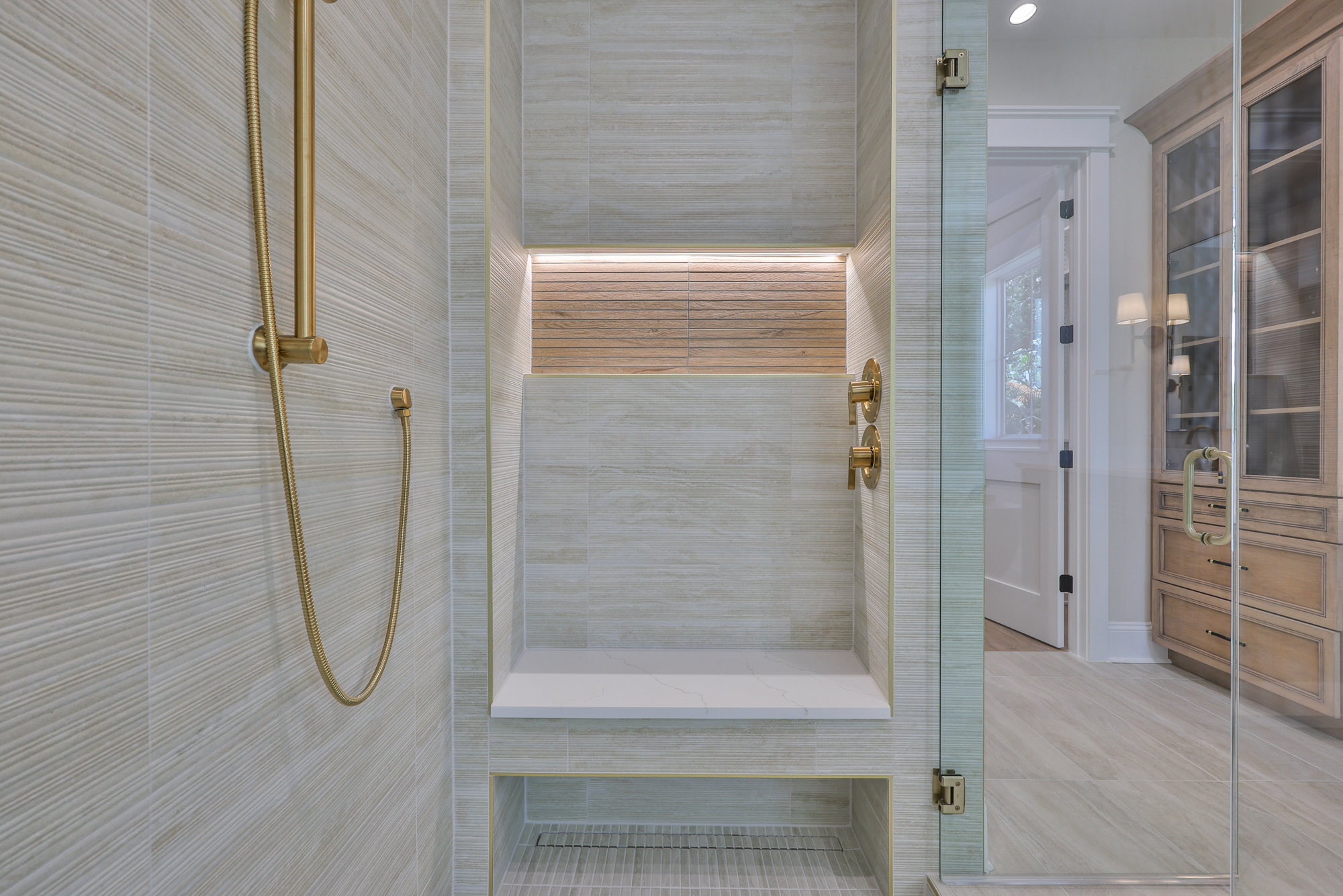 Tampa, Florida, 33629, United States, 5 Bedrooms Bedrooms, ,6 BathroomsBathrooms,Residential,For Sale,1974483