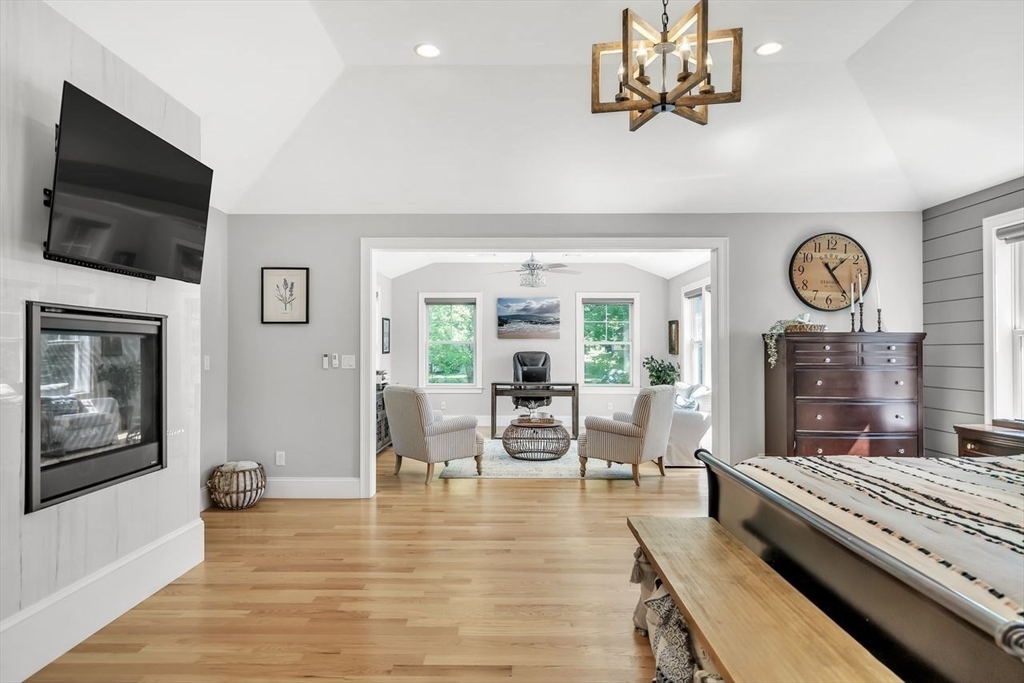 Bedford, Massachusetts, 01730, United States, 5 Bedrooms Bedrooms, ,5 BathroomsBathrooms,Residential,For Sale,1940656