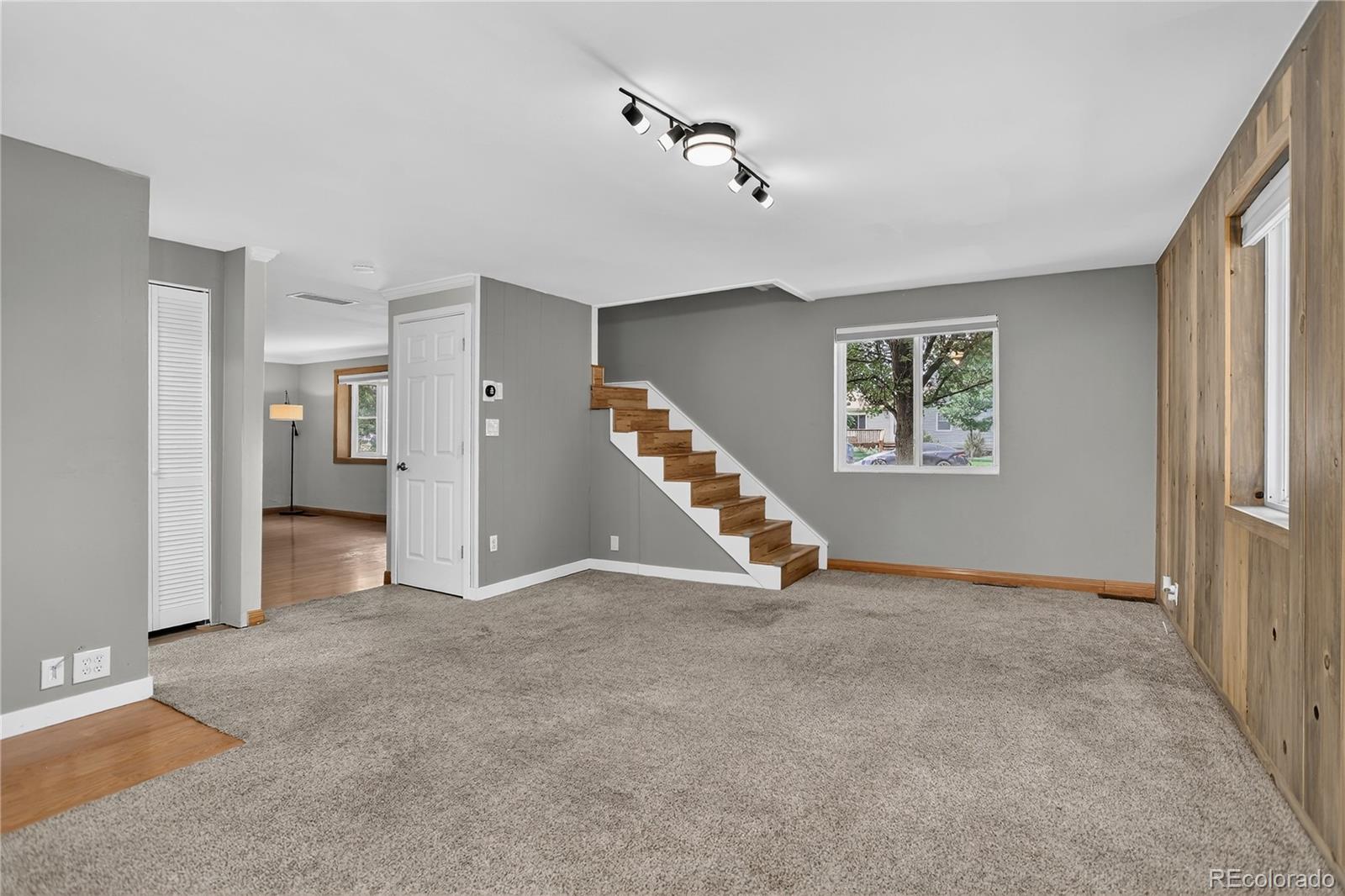 Englewood, Colorado, 80110, United States, 3 Bedrooms Bedrooms, ,2 BathroomsBathrooms,Residential,For Sale,1918074