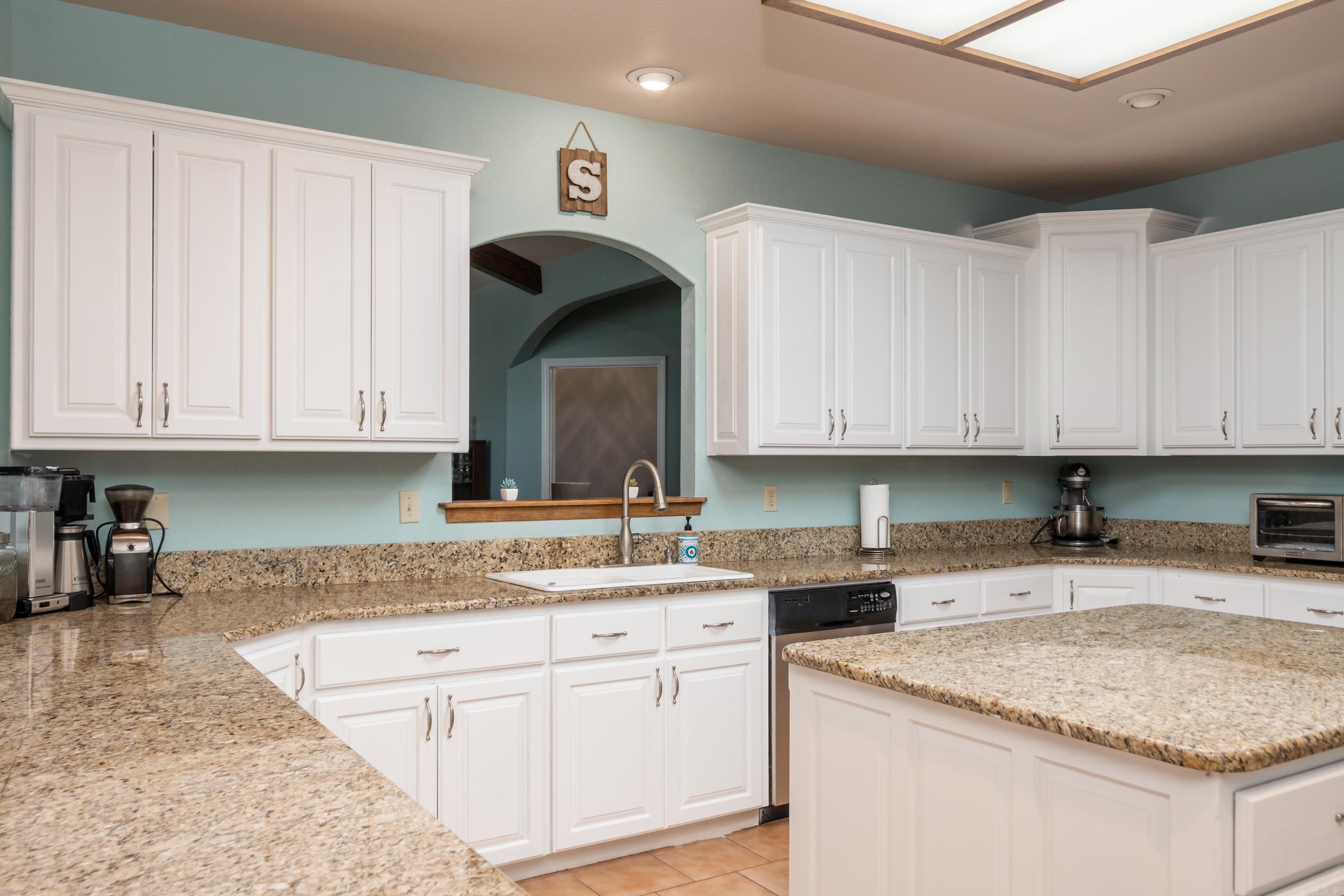 Hot Springs, Arkansas, 71913, United States, 5 Bedrooms Bedrooms, ,3 BathroomsBathrooms,Residential,For Sale,1977820