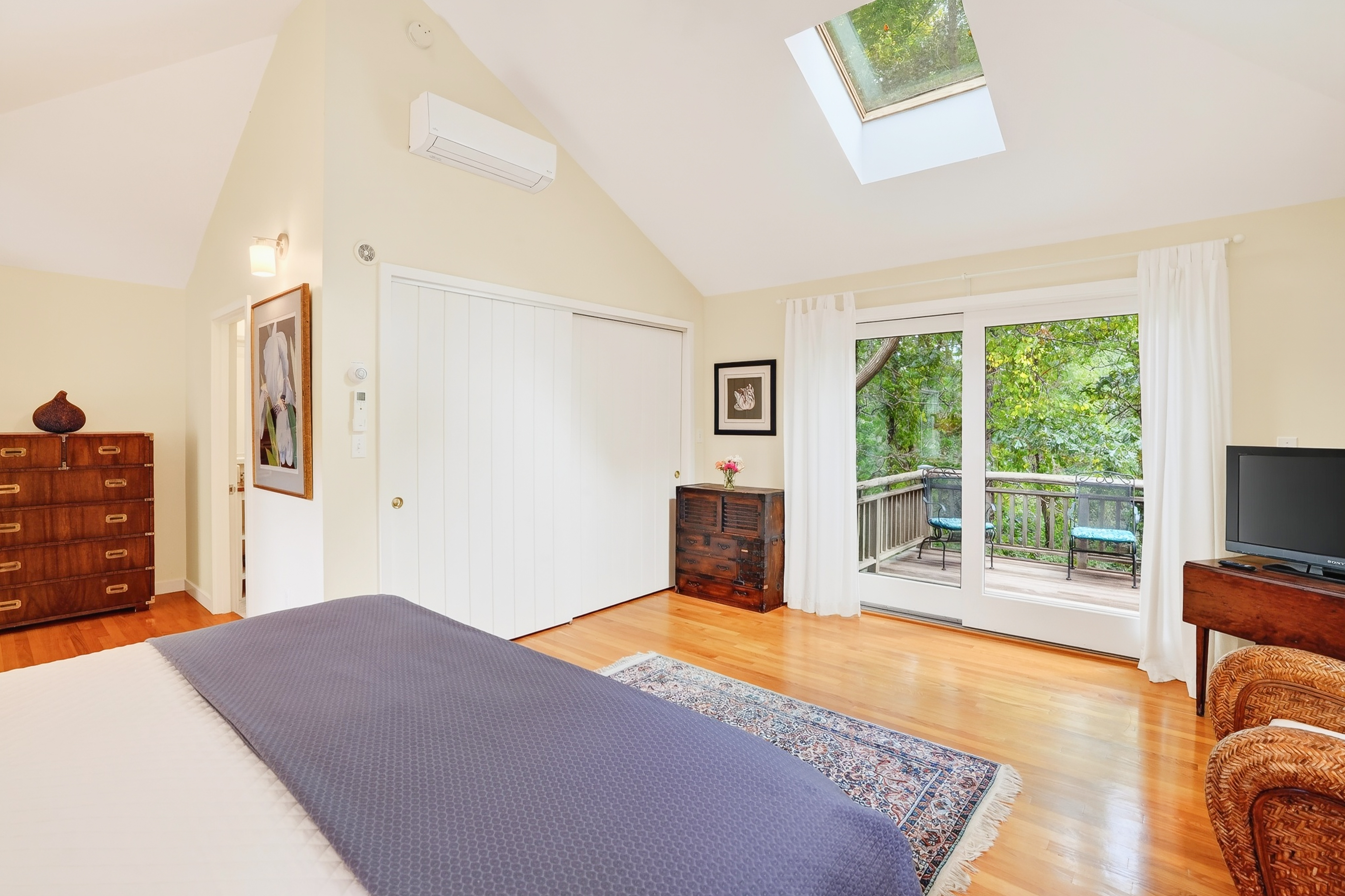  Custom Crafted Contempory in Quiet Neighborhood - 物件實景