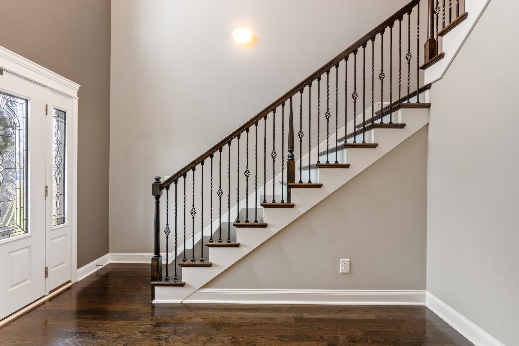 Clarksville, Tennessee, 37043, United States, 5 Bedrooms Bedrooms, ,4 BathroomsBathrooms,Residential,For Sale,1975936