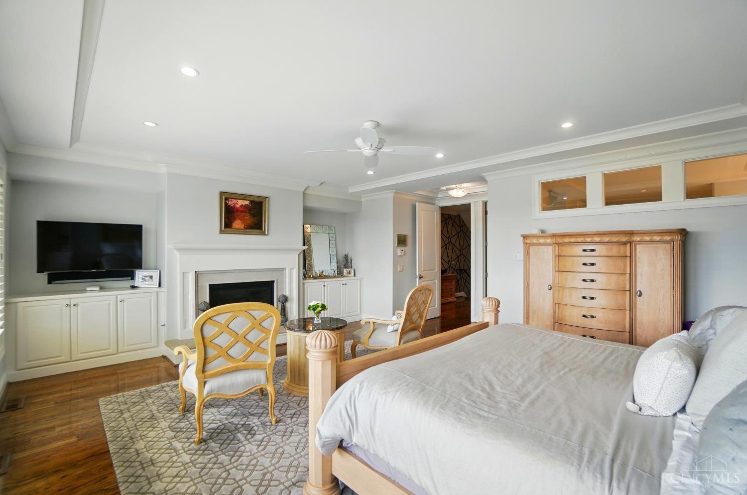 Cincinnati, Ohio, 45202, United States, 3 Bedrooms Bedrooms, ,4 BathroomsBathrooms,Residential,For Sale,1850372