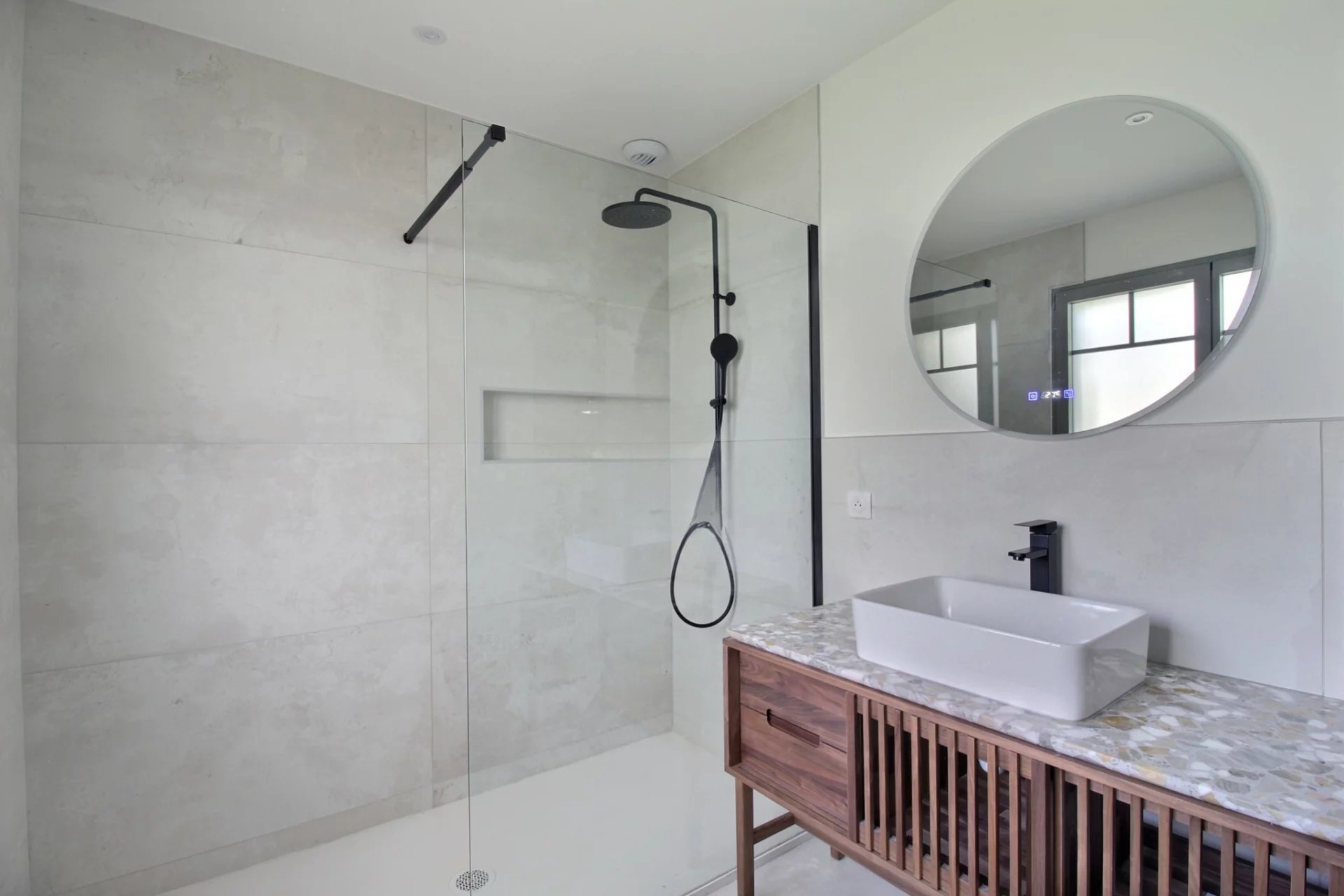 Arcachon, New Aquitaine, 33120, FR, 4 Bedrooms Bedrooms, ,Residential,For Sale,1995538