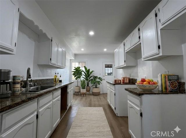 LA, California, 90008, United States, 5 Bedrooms Bedrooms, ,4 BathroomsBathrooms,Residential,For Sale,2023557