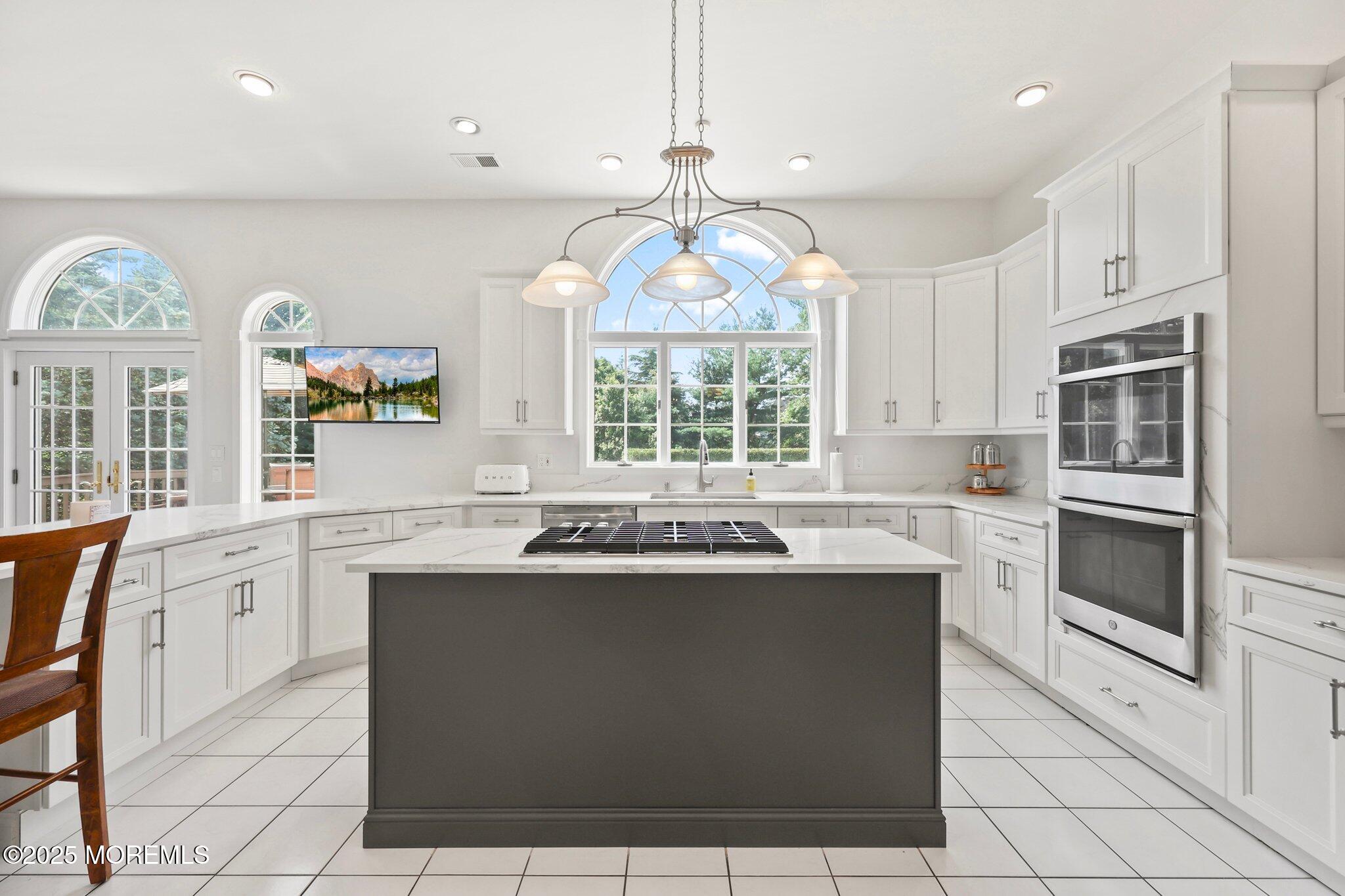 Manalapan, New Jersey, 07726, United States, 5 Bedrooms Bedrooms, ,7 BathroomsBathrooms,Residential,For Sale,1979083