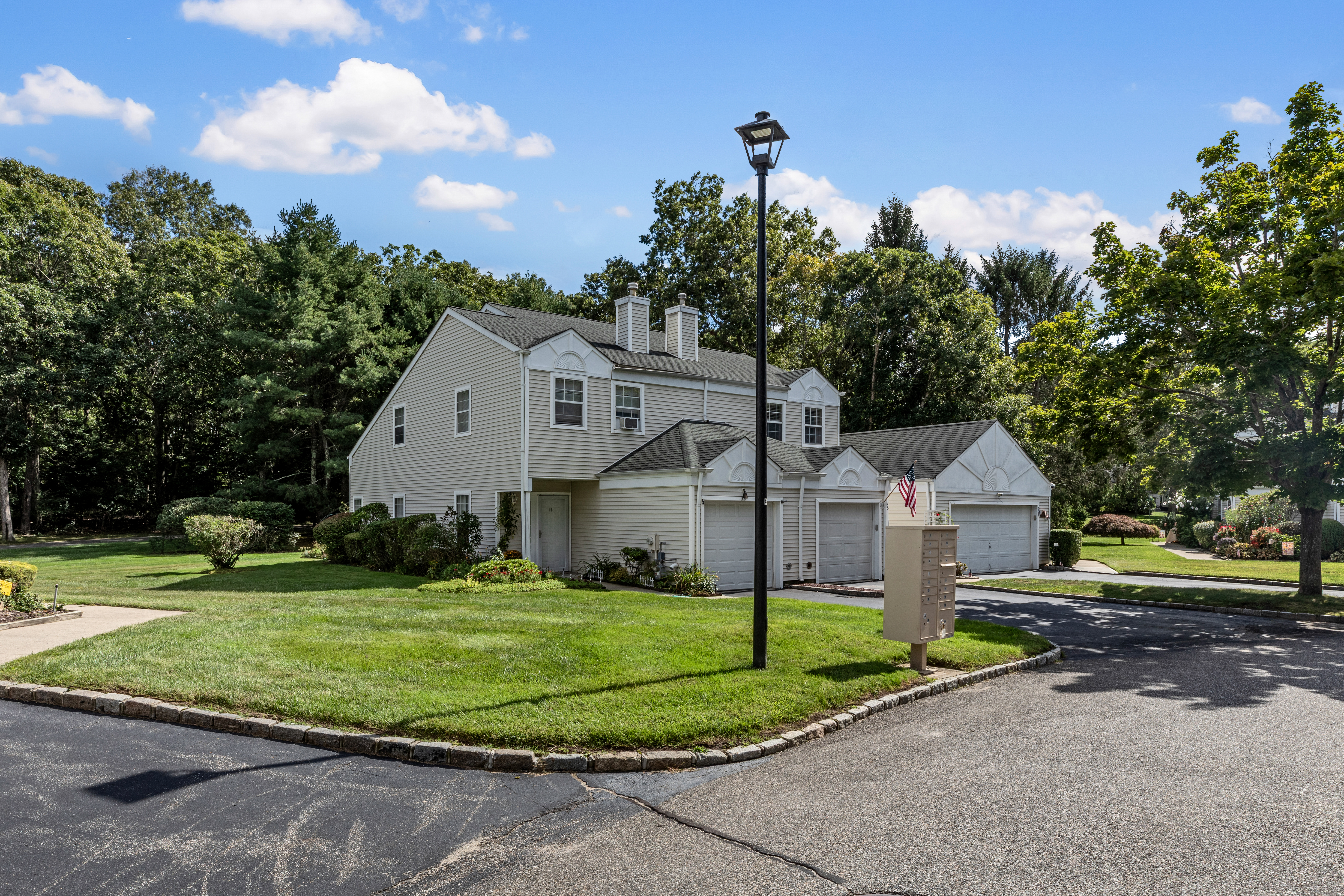  75 Fox Court, Manorville, NY, 11949 - 物件實景