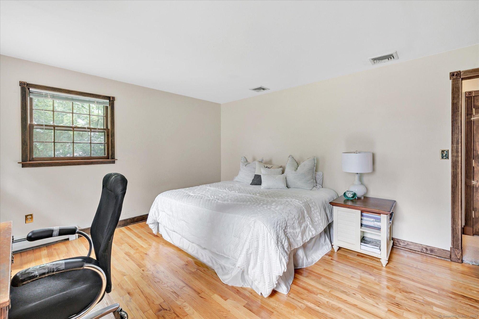 Monroe, Connecticut, 06468, United States, 3 Bedrooms Bedrooms, ,3 BathroomsBathrooms,Residential,For Sale,1872282